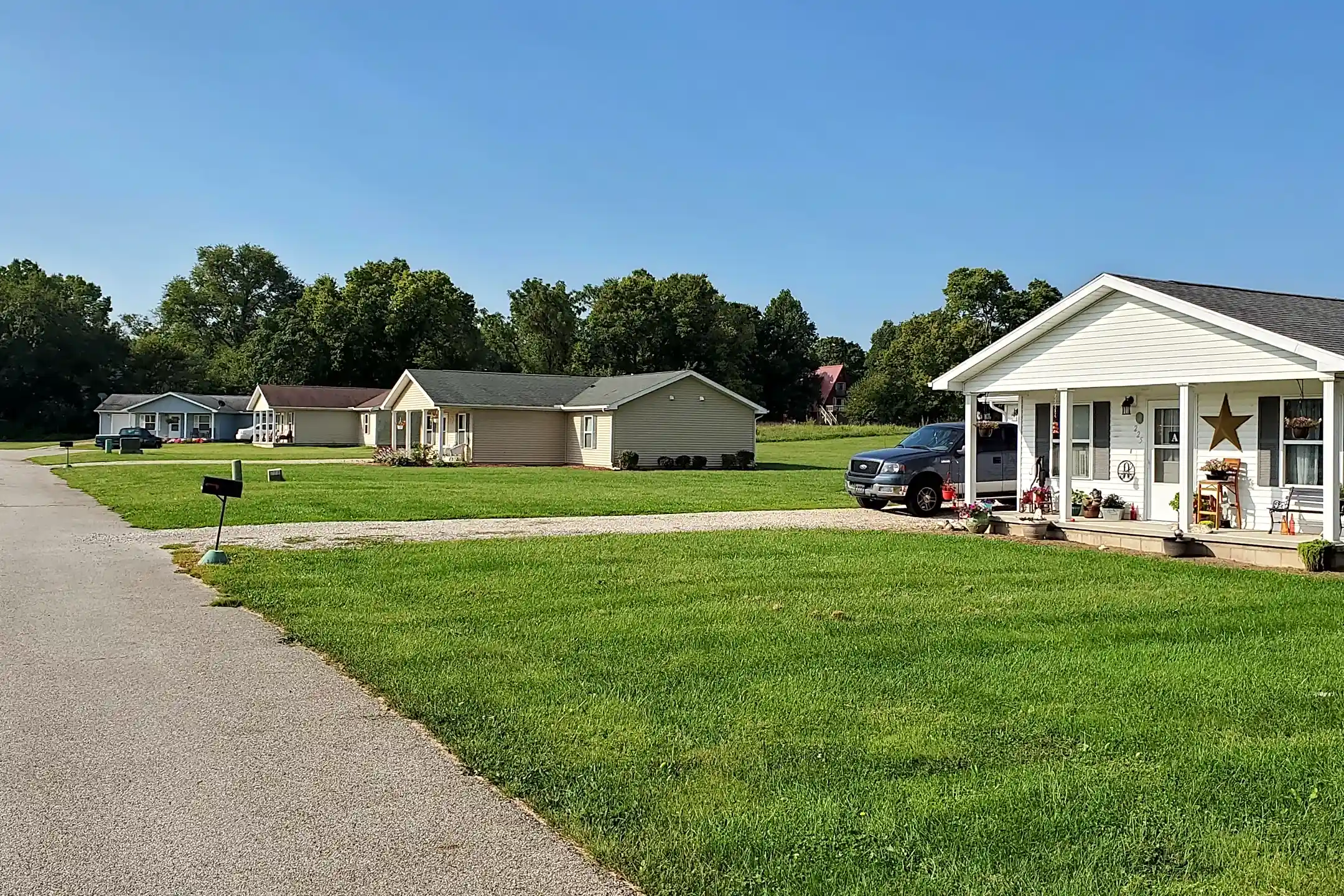 208 W Ct Dr Cayuga, IN Apartments for Rent Rent.