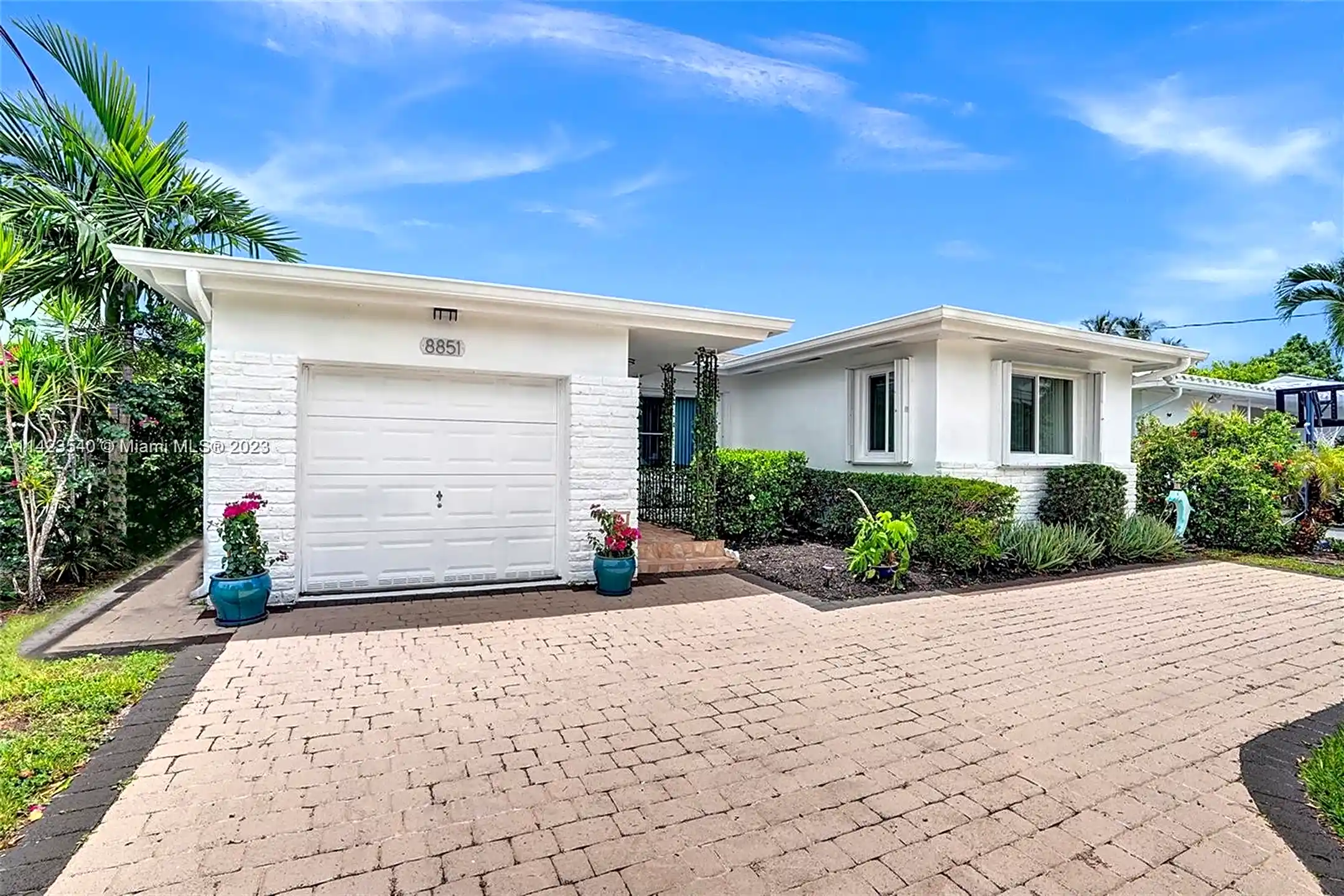 Building - 8851 Byron Ave #0 - Surfside, FL