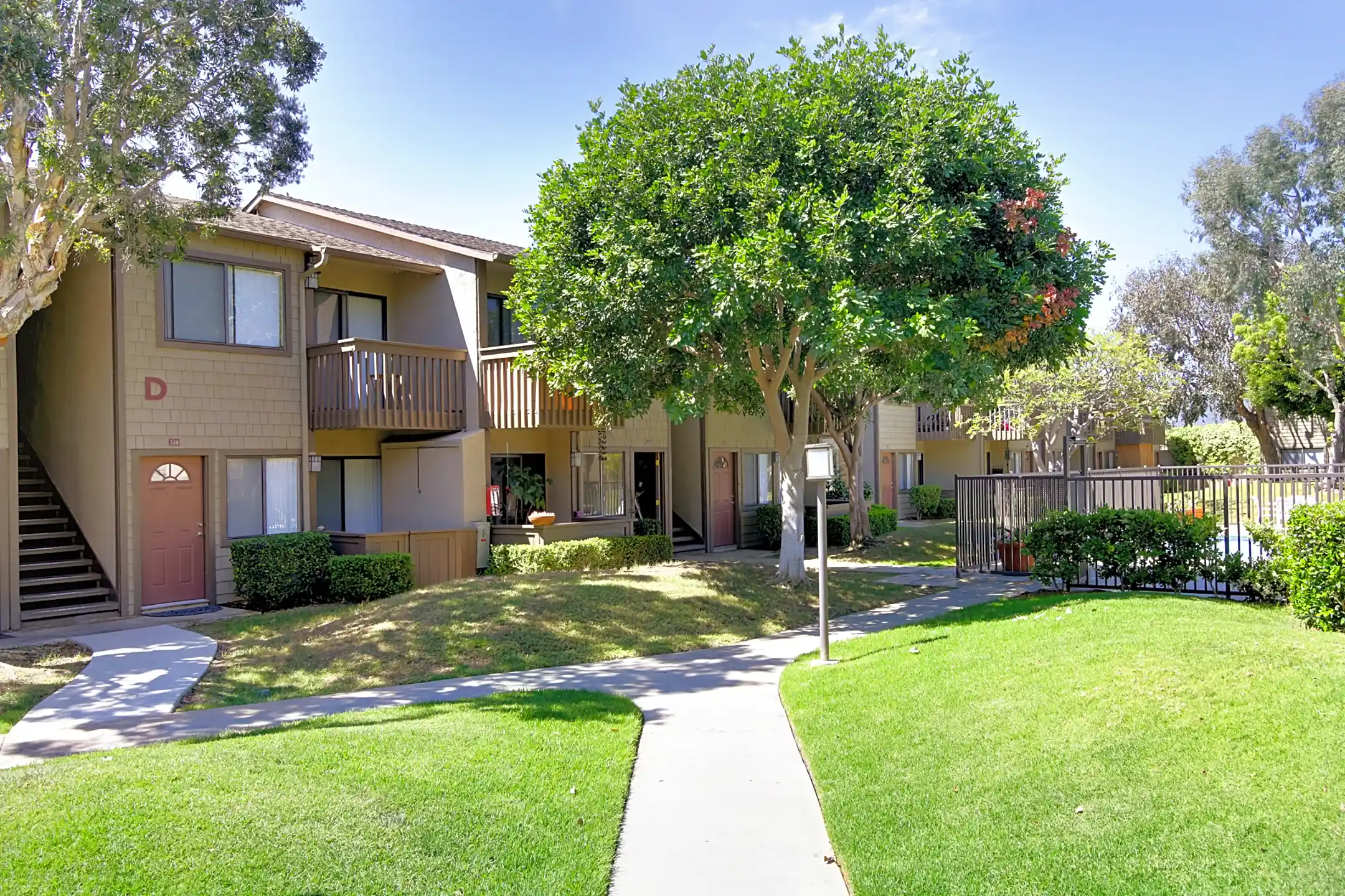 Westlake Village Apartments - Costa Mesa, CA 92627