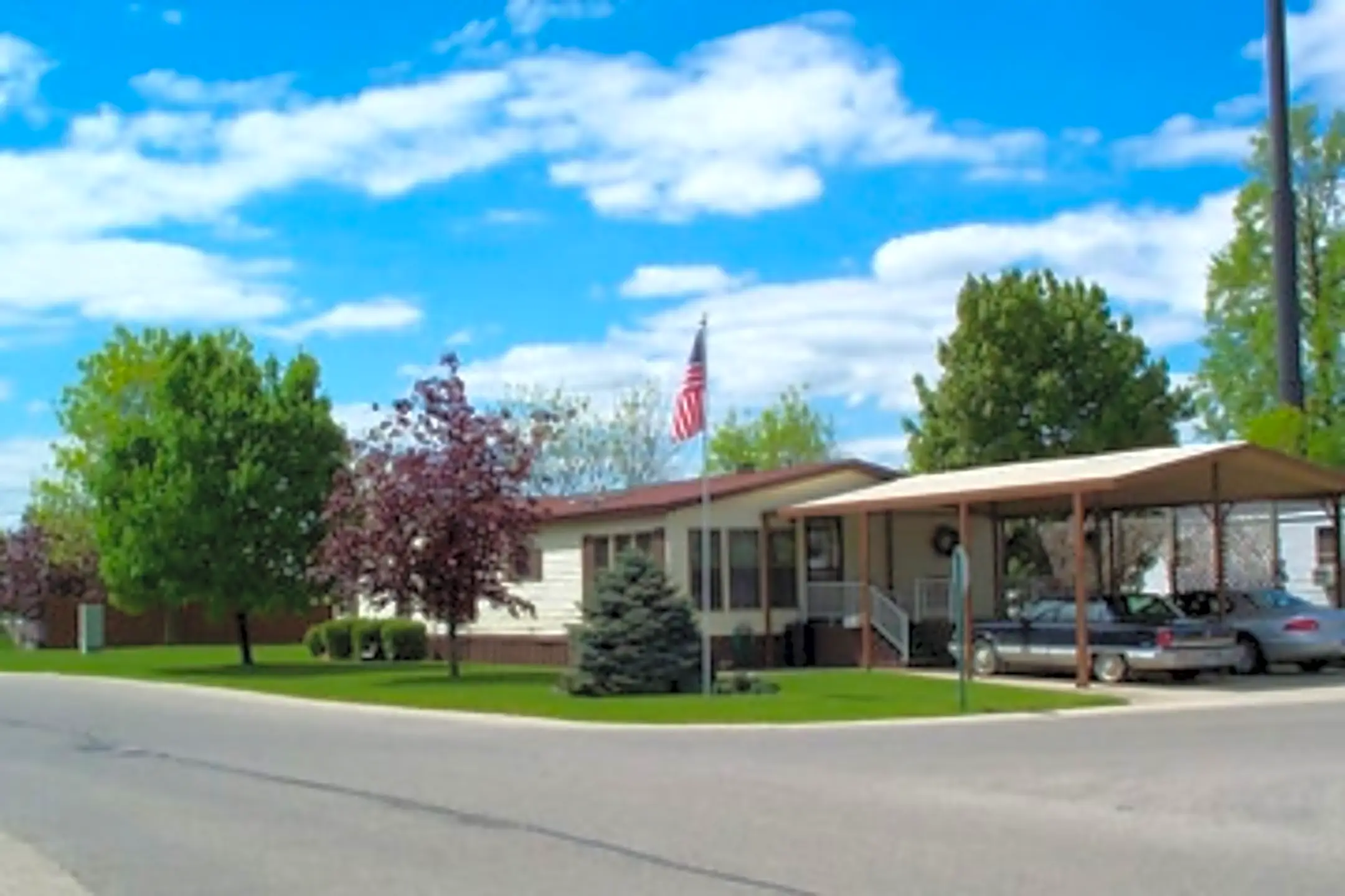 Windsor Woods Village 1135 W Superior St Wayland, MI Apartments for