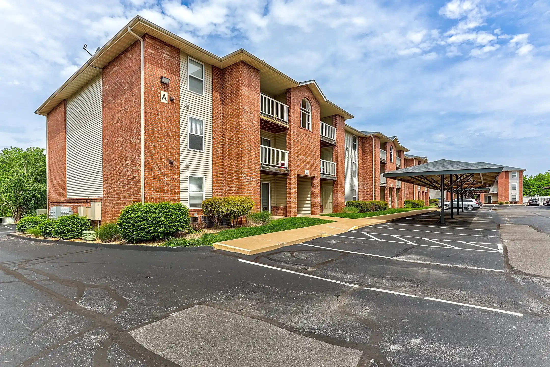 Highland Park Apartments Springfield, MO 65807