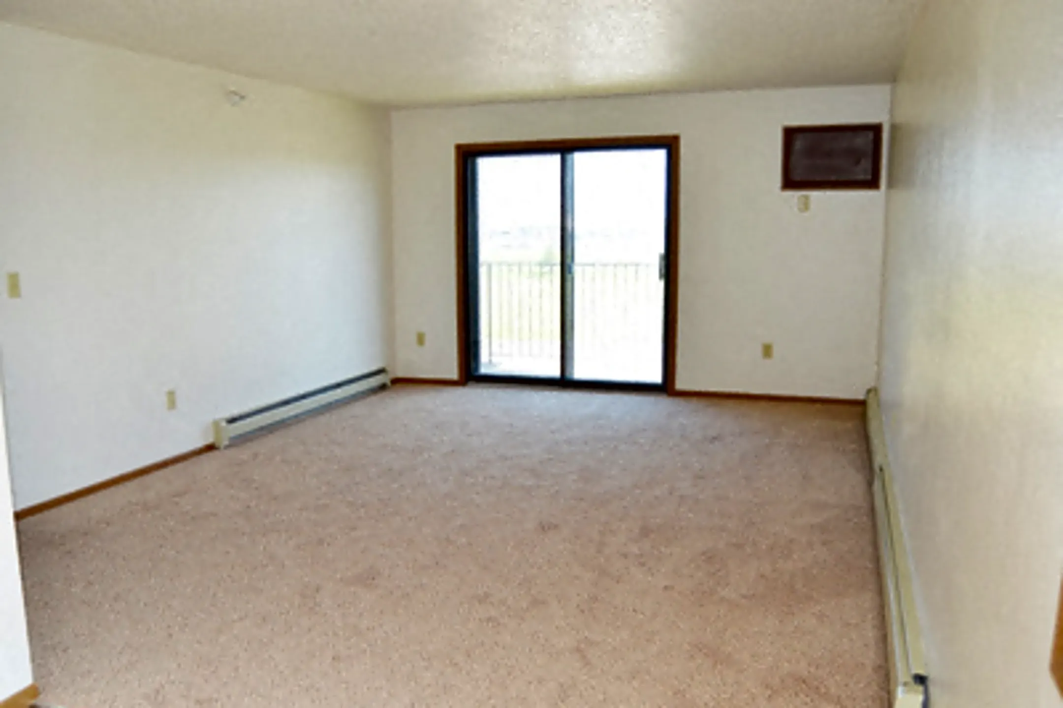 Stoneview Apartments Moorhead, MN 56560