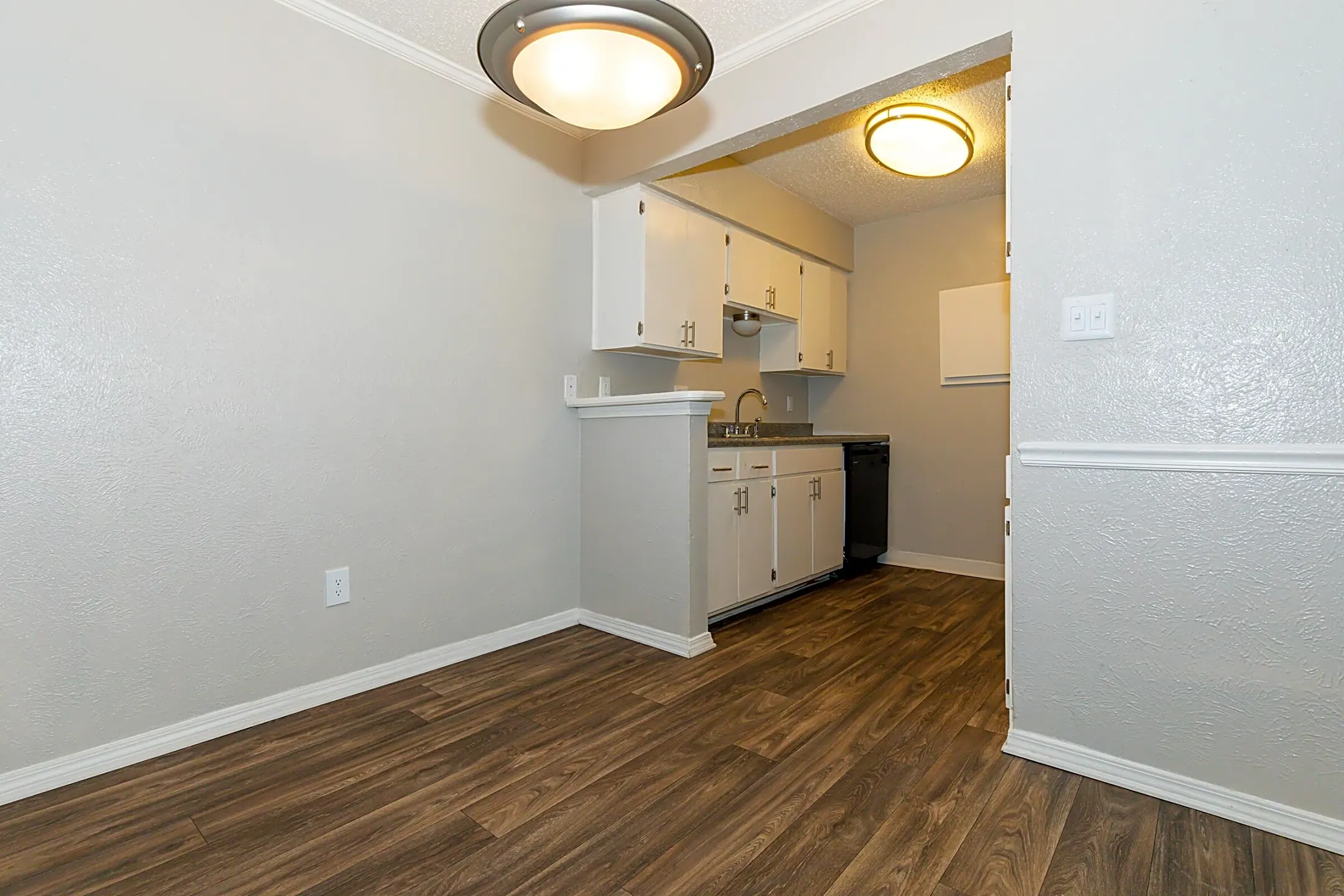 Waterdance Apartments - 400 E Pioneer Pkwy | Arlington, TX for Rent | Rent.