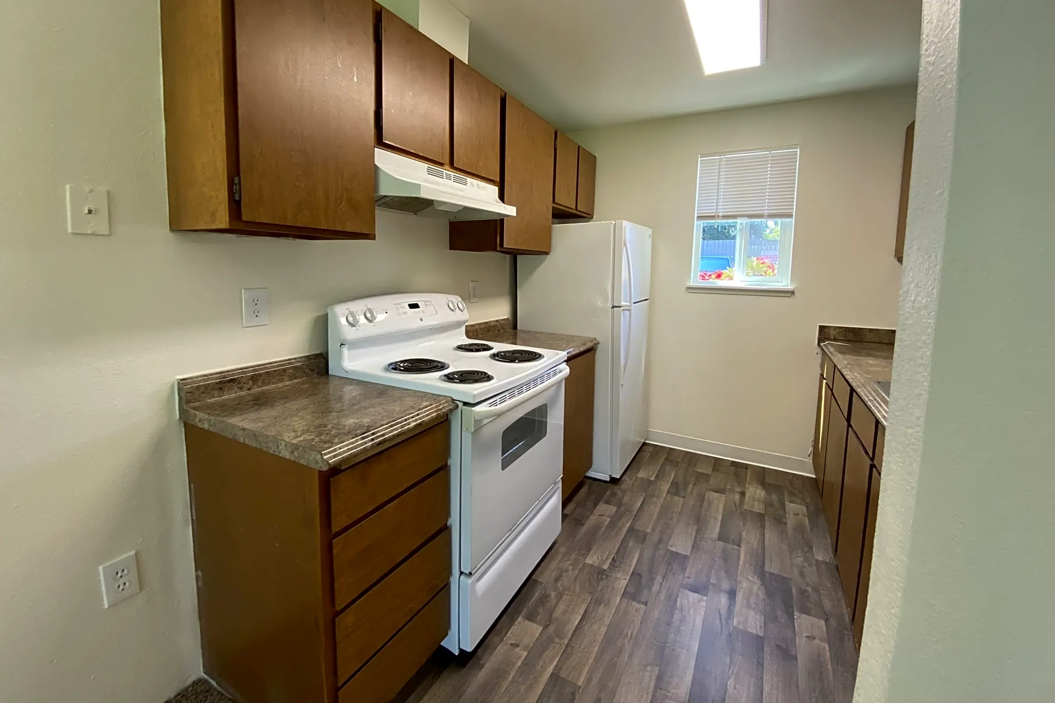 Kitchen - Hidden Firs Apartments - Tacoma, WA