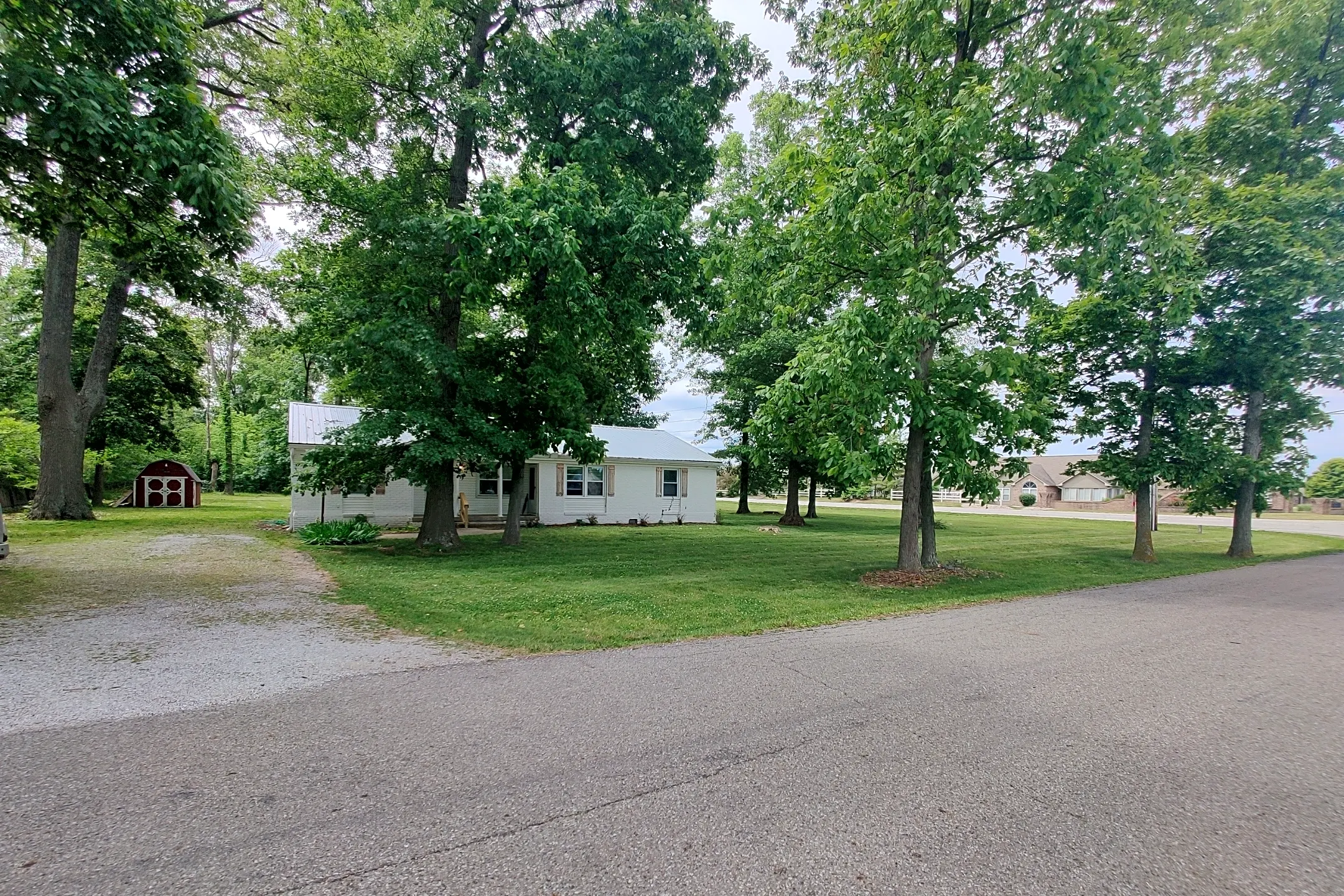 9-e-225-n-houses-shelbyville-in-46176