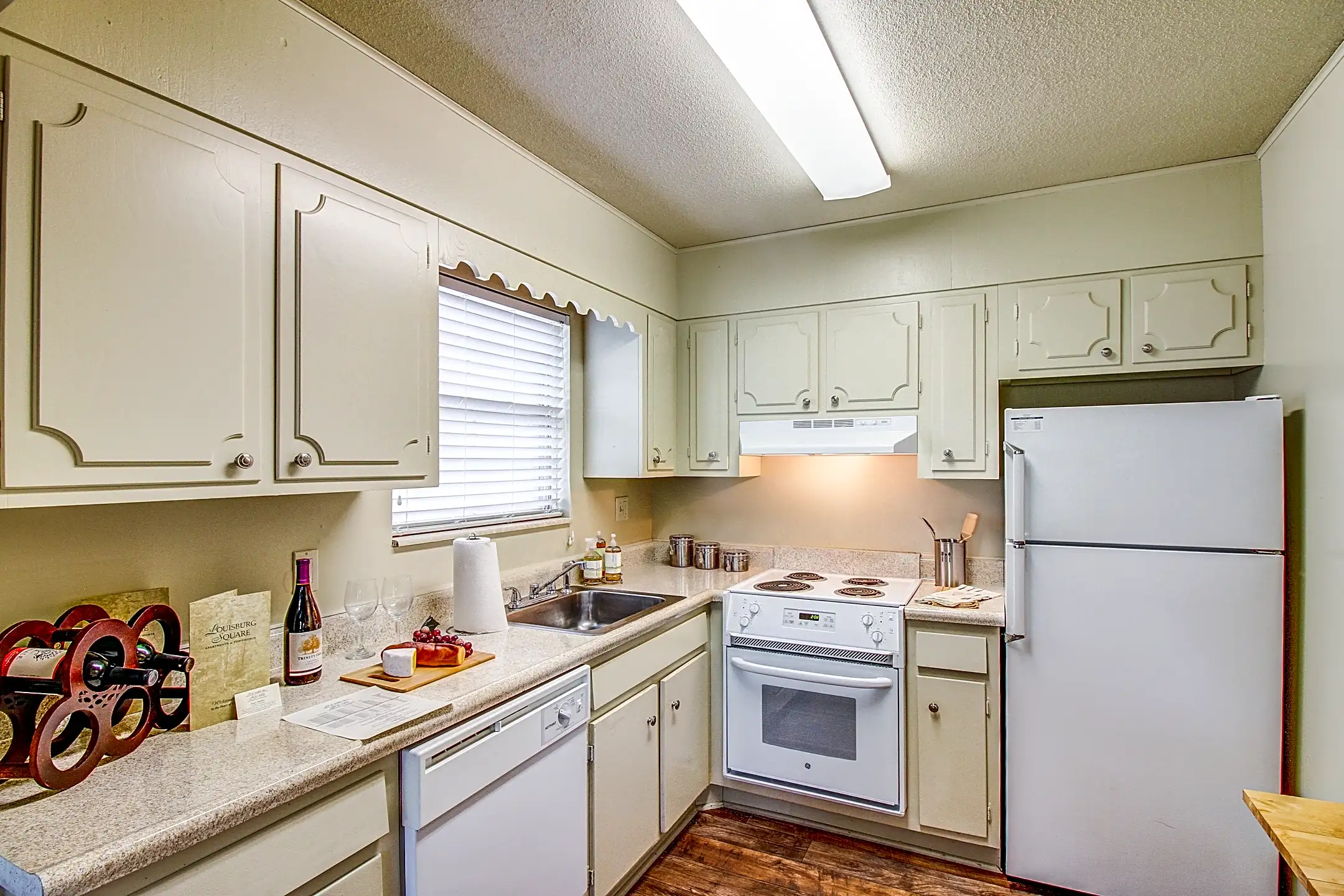 Louisburg Square Apartments & Townhomes Overland Park, KS 66212