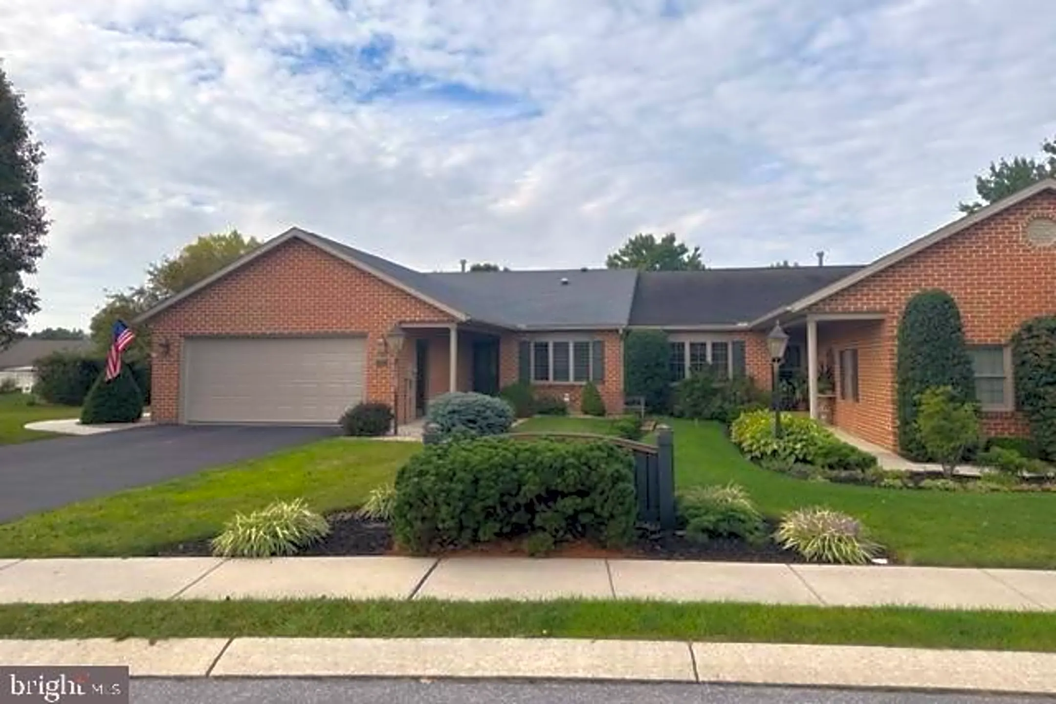 Building - 248 Woodvale Dr - Chambersburg, PA