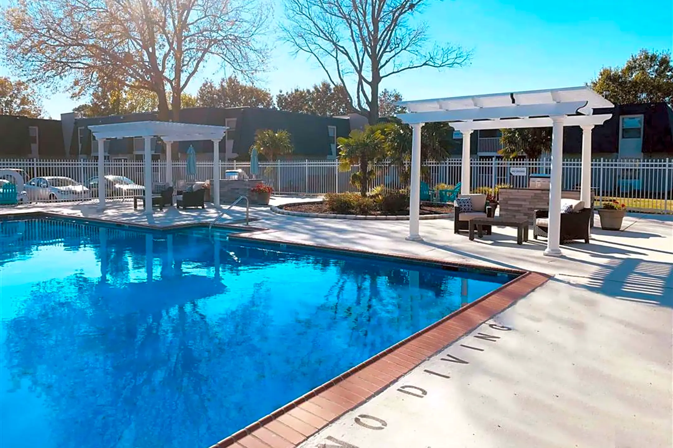 Coastline 631 Lake Edward Dr Virginia Beach, VA Apartments for Rent