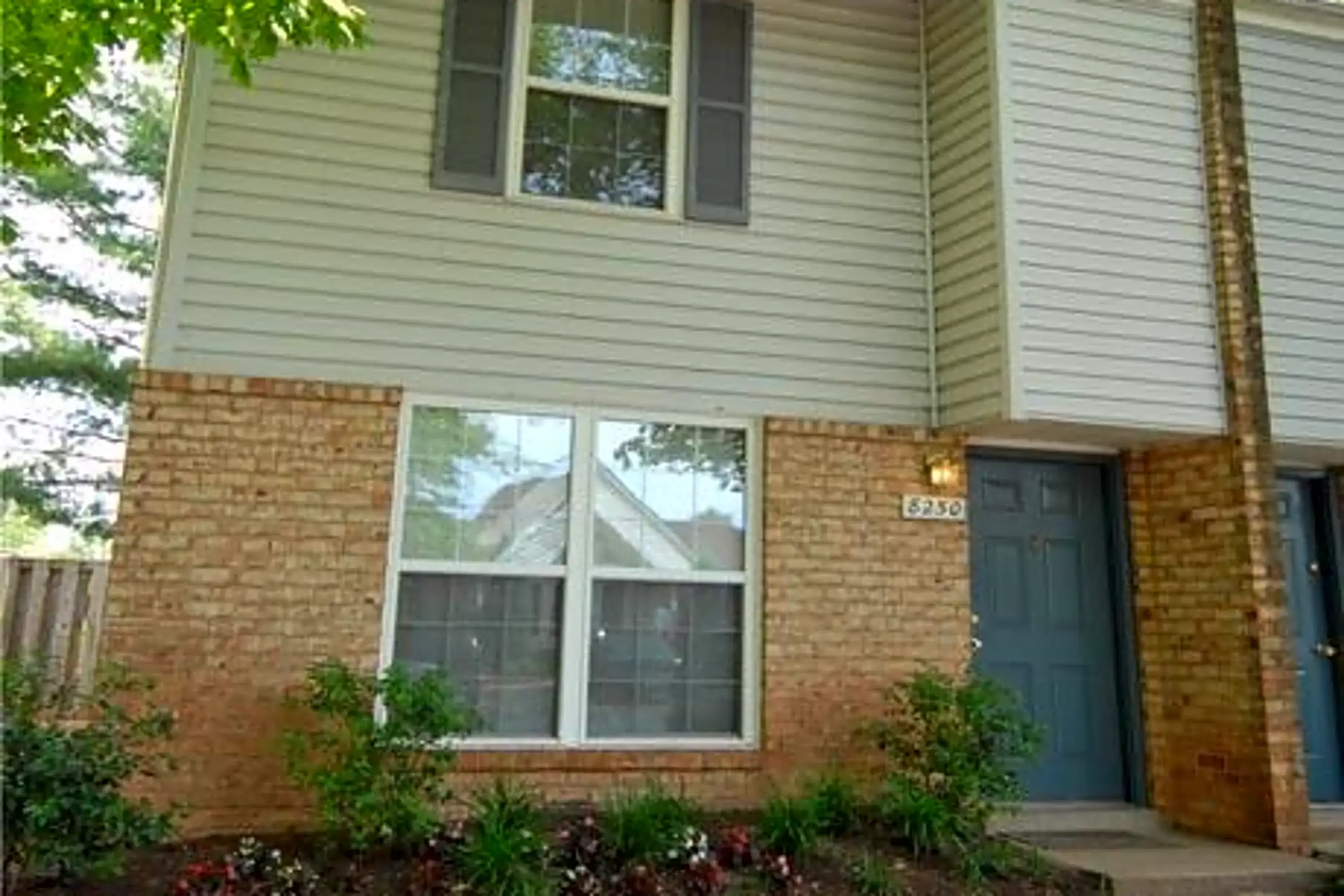 The Glen At White Pines 8245 White Pine Dr Manassas Park, VA