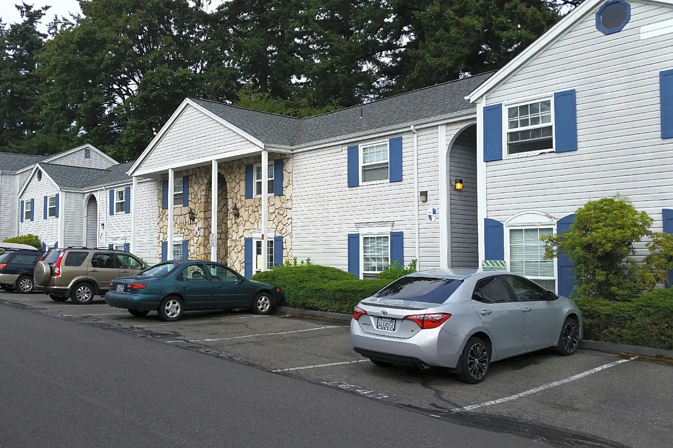 Country Squire Apartments - 2600 Alderwood Ave | Bellingham, WA ...