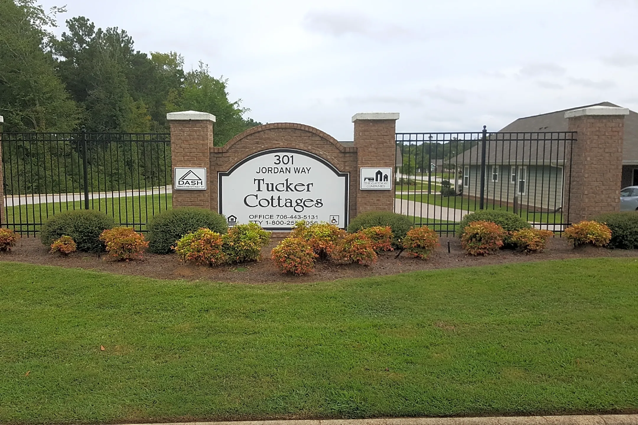 Tucker Cottages Apartments - Lagrange, GA 30241