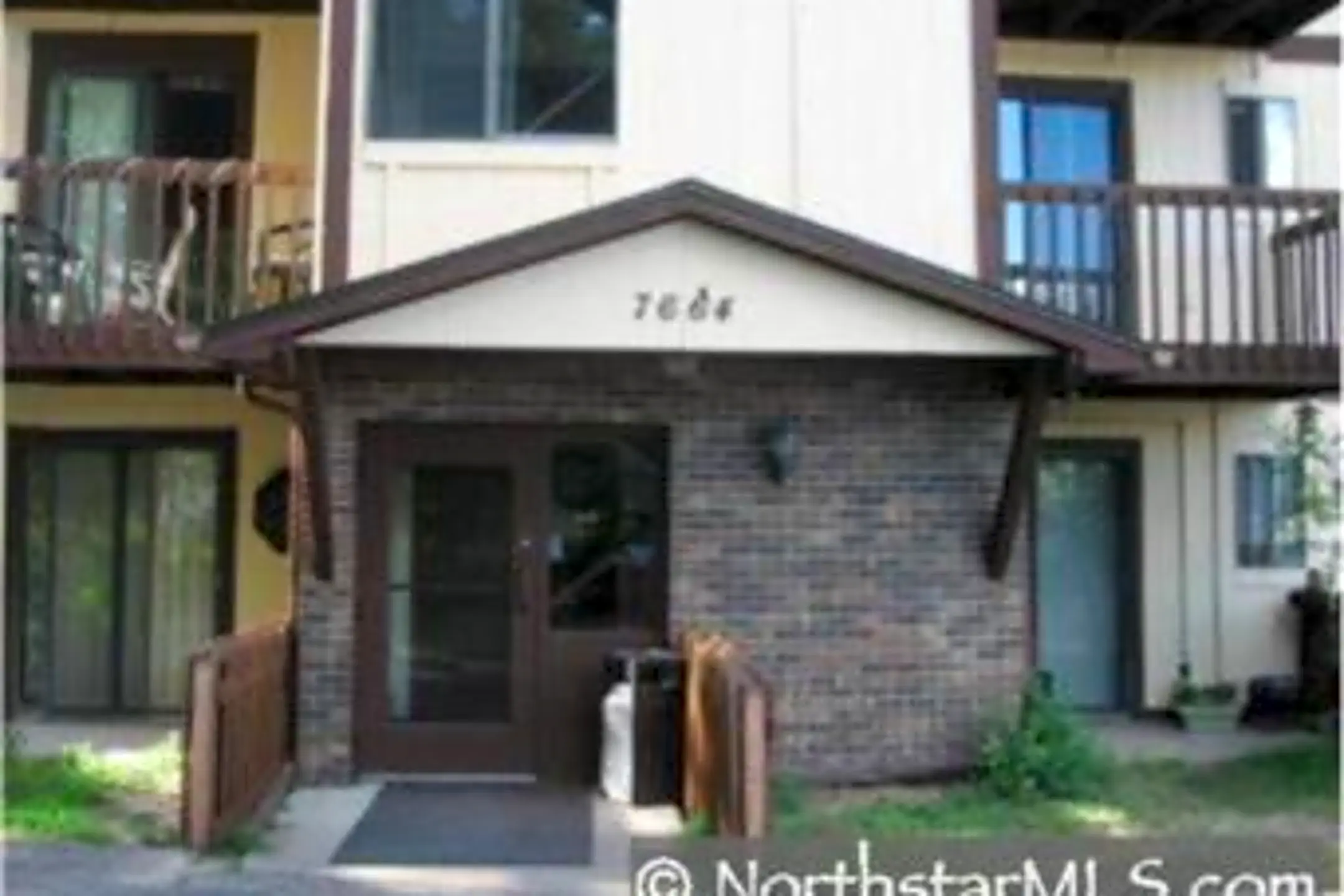 7664 Woodlawn Dr Apartments Mounds View, MN 55112
