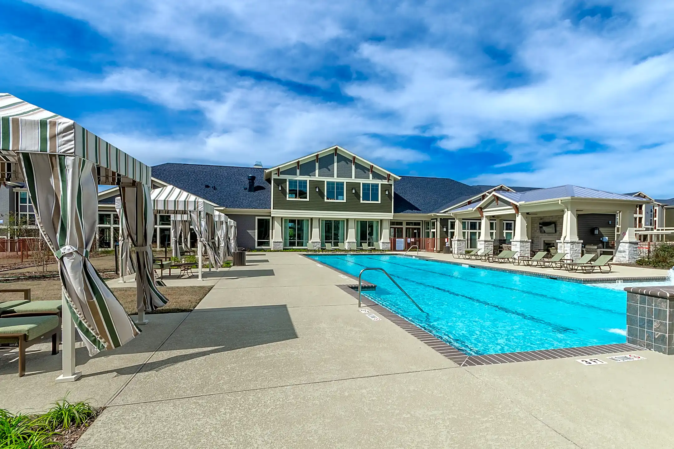 Oakwood Crossing College Station, TX 77845