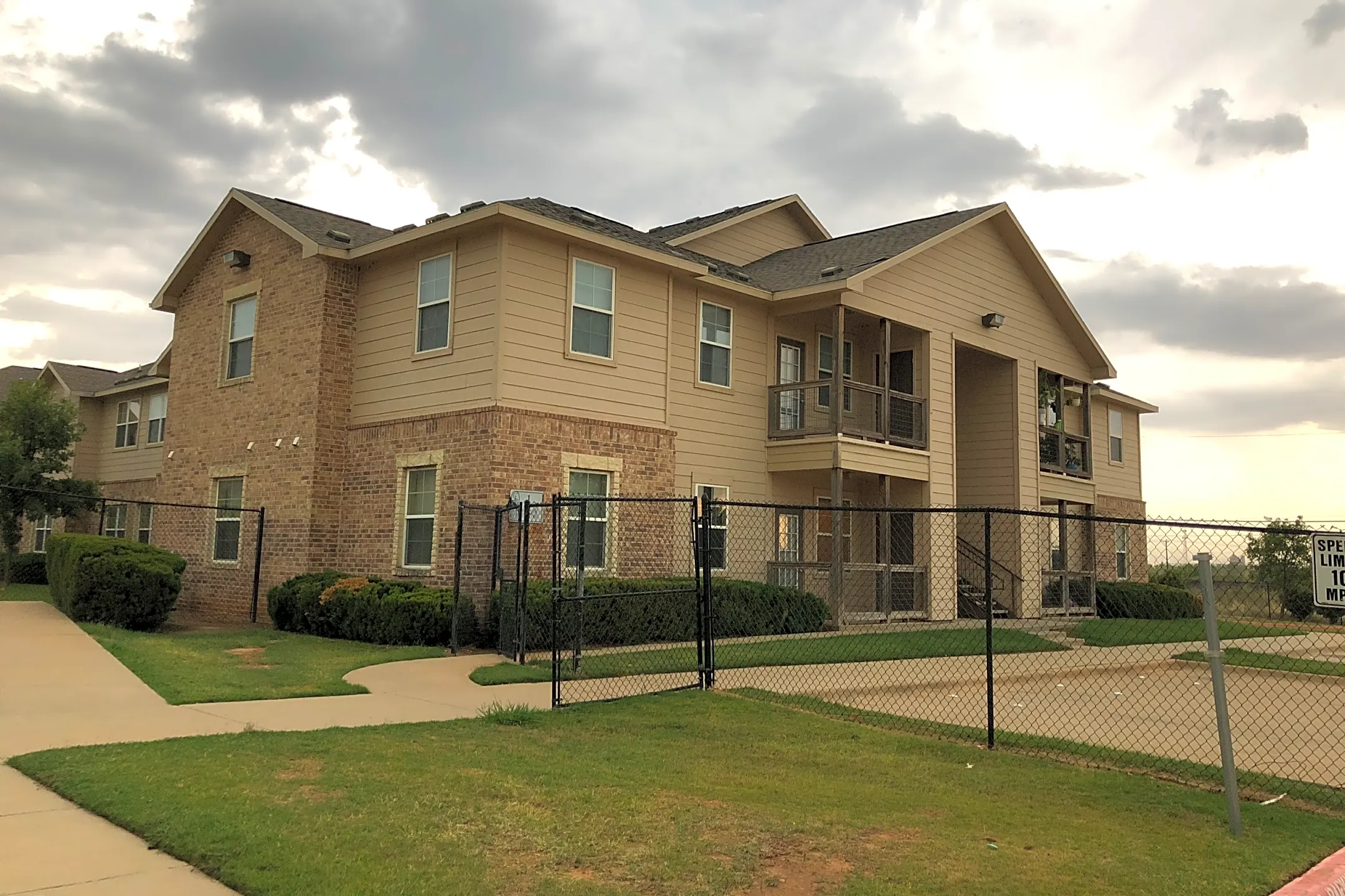 Greenbriar Village Apartments 901 Airport Dr Wichita Falls, TX