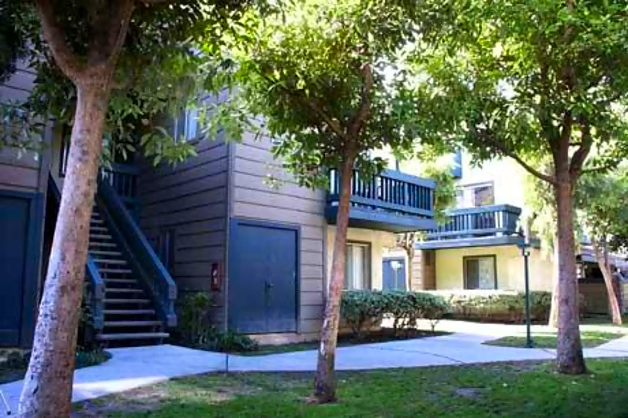 Lifestyle Apartments 16324 Merrill Ave Fontana, CA Apartments for