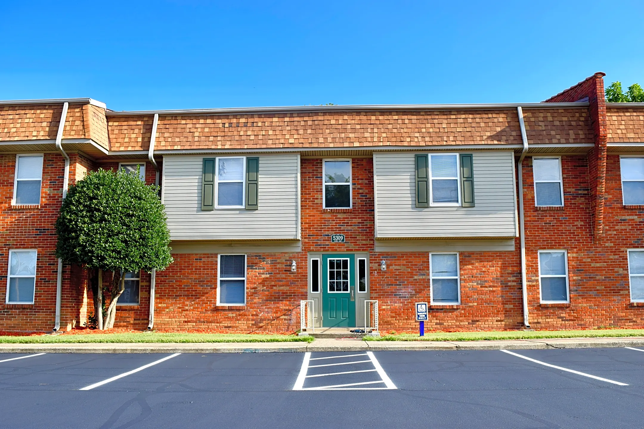 5315 Outer Loop Apartments Louisville, KY 40219