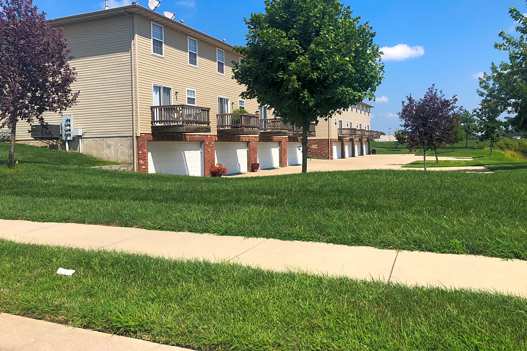 Waterford Place Townhomes Apartments - Troy, IL 62294