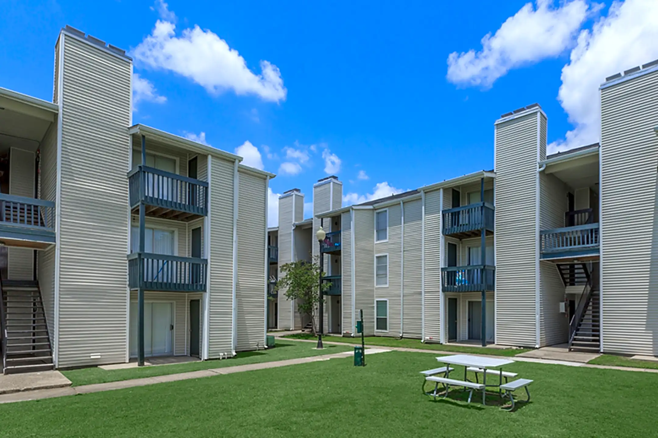 Cove at NOLA 10501 Curran Blvd New Orleans, LA Apartments for Rent