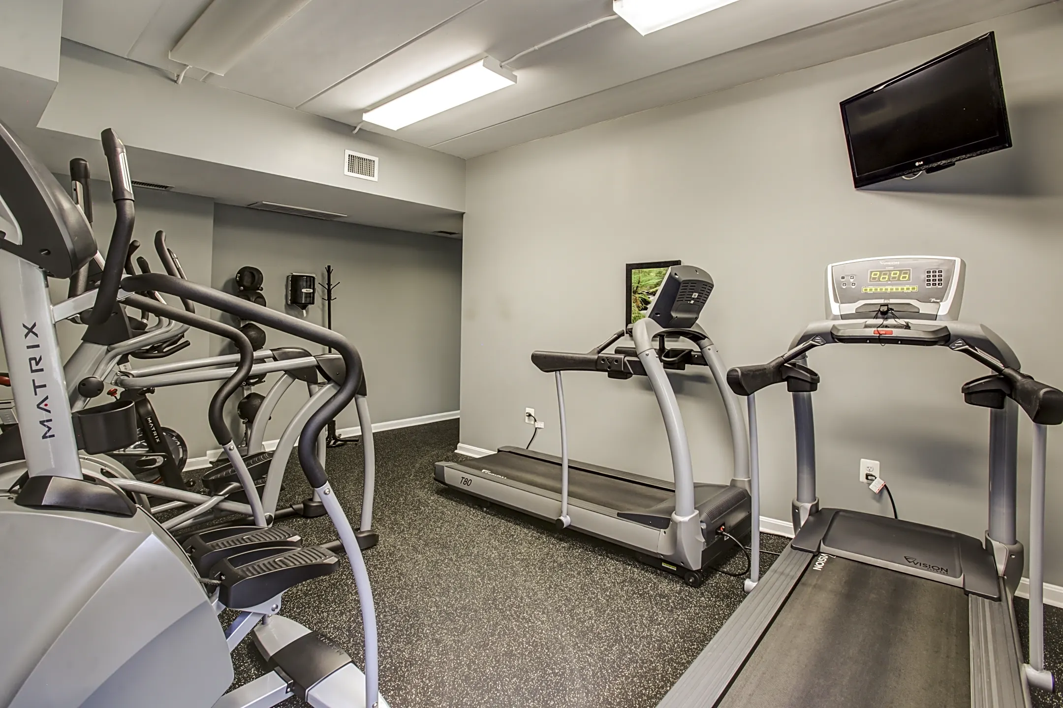 Fitness Weight Room - Kaiser Park At Ellicott City - Ellicott City, MD
