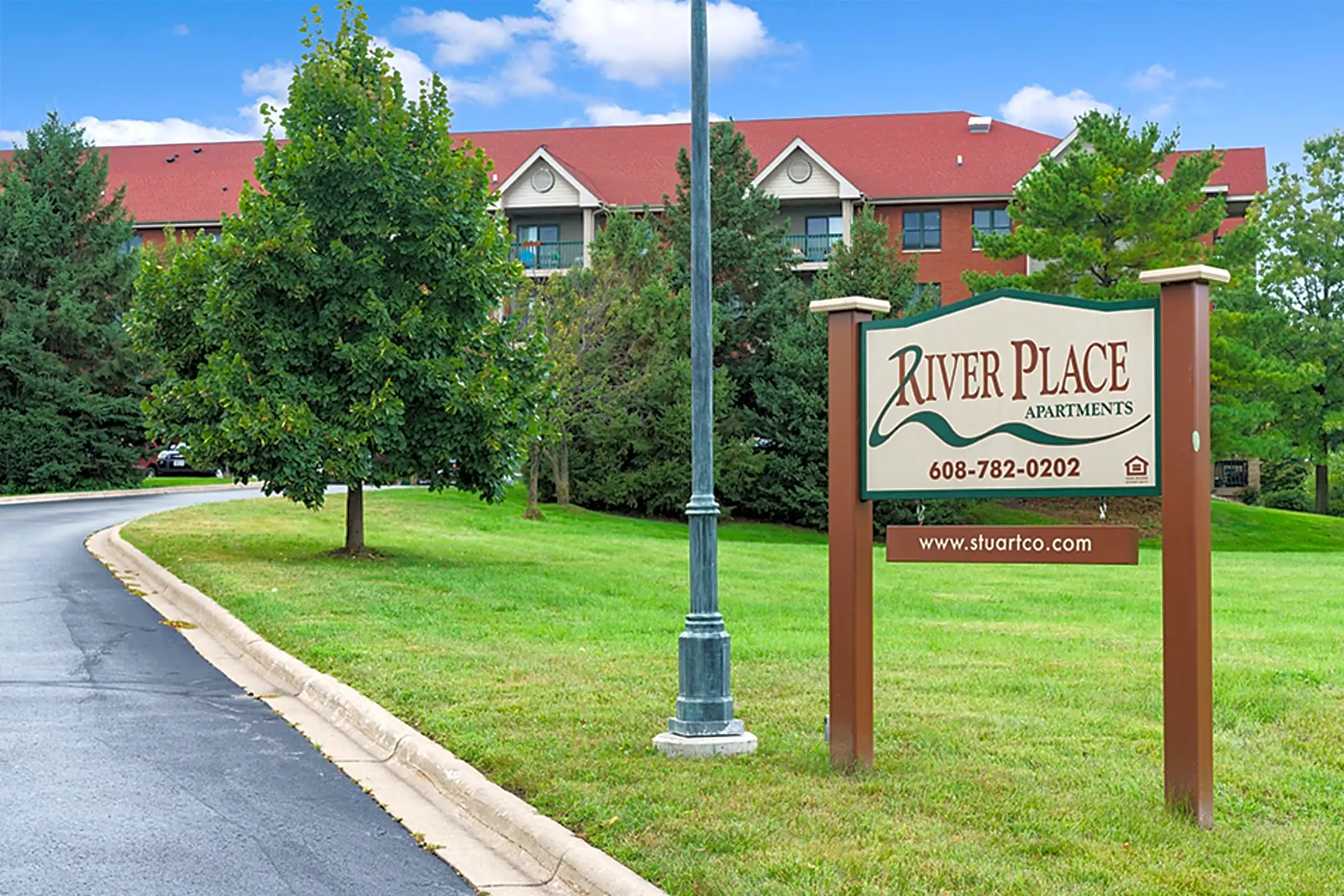 RiverPlace Apartments La Crosse, WI 54601