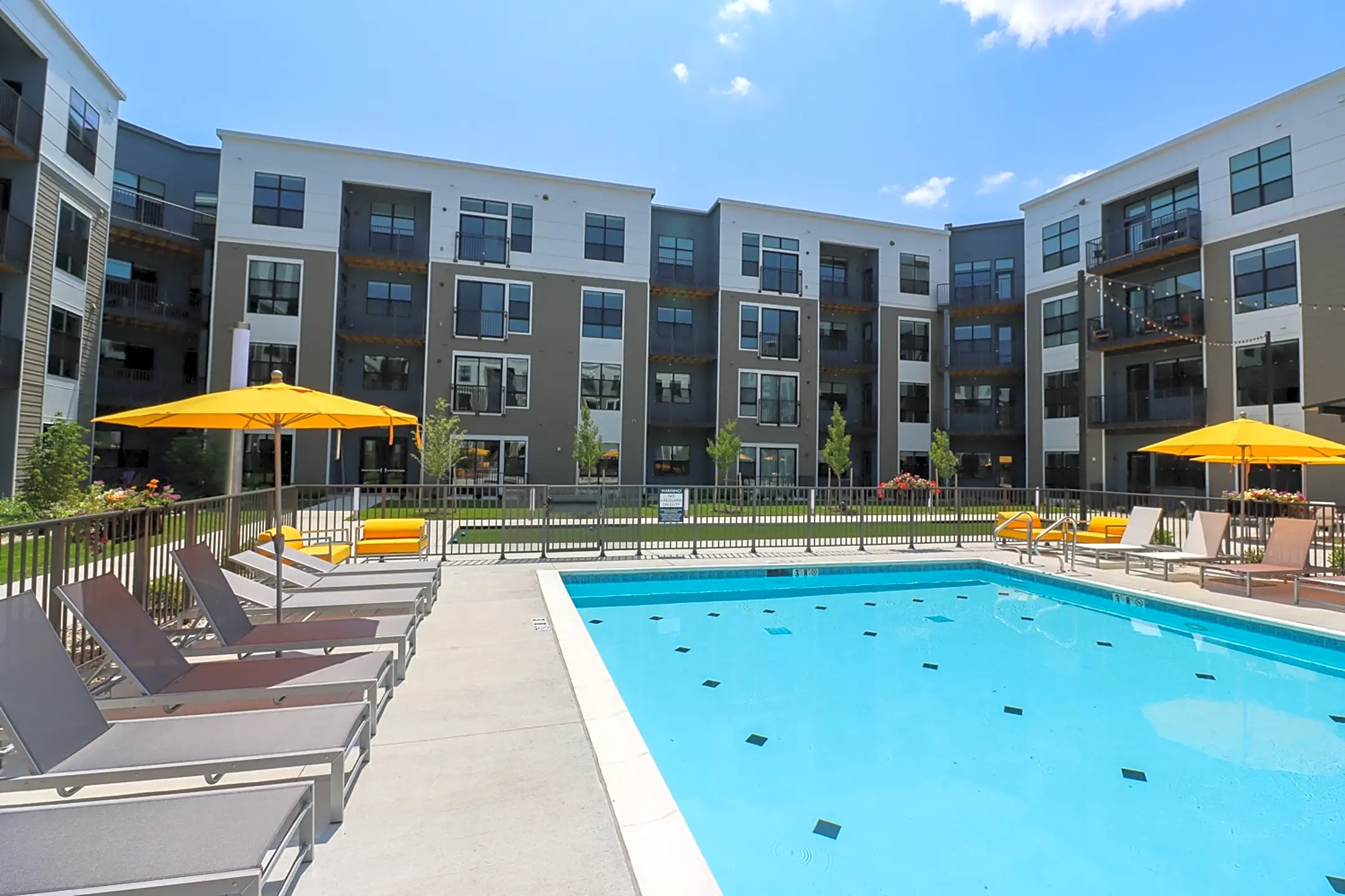 The Pointe at Polaris 8900 Lyra Dr. Columbus, OH Apartments for