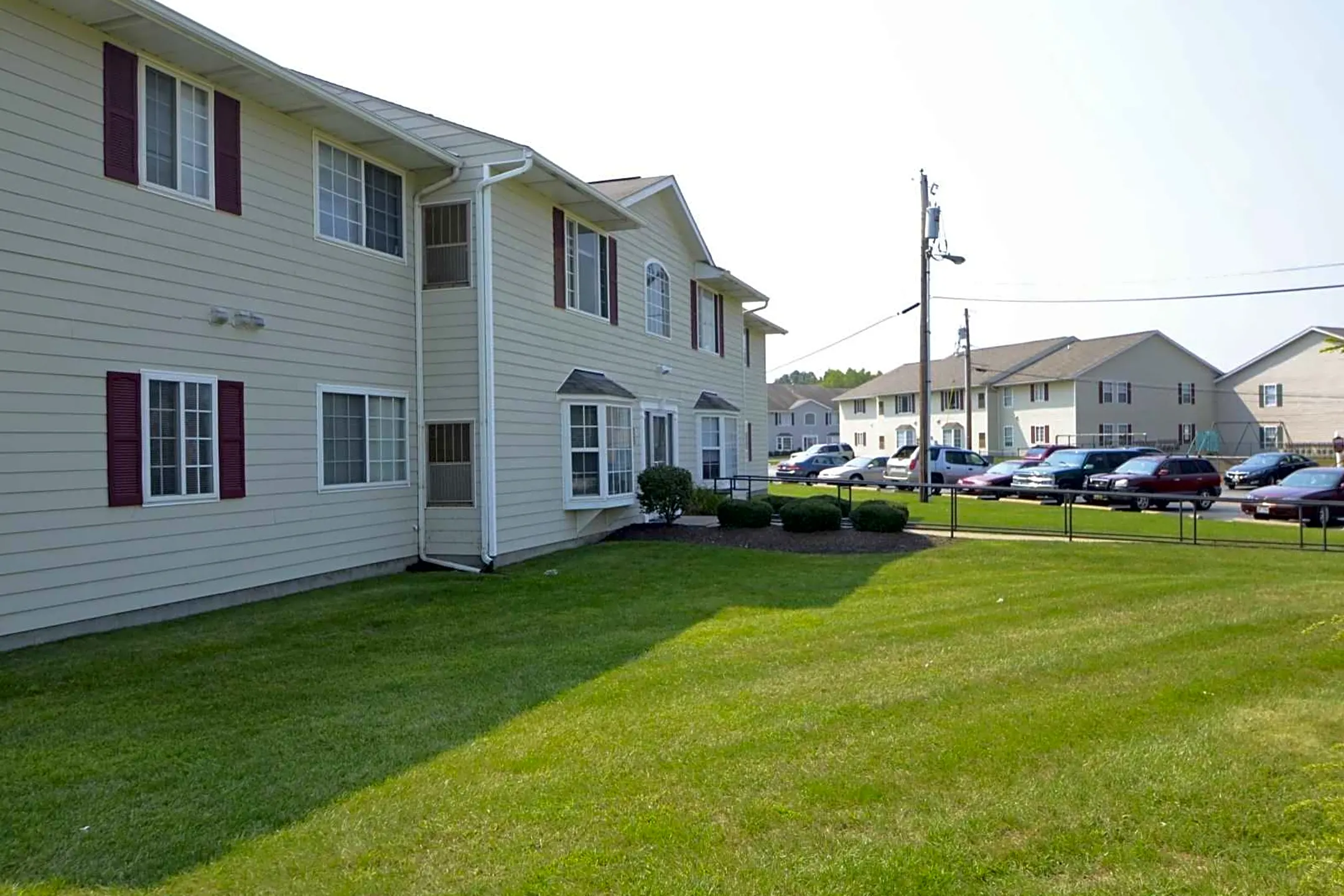 Brentwood Apartments - Painesville, OH 44077