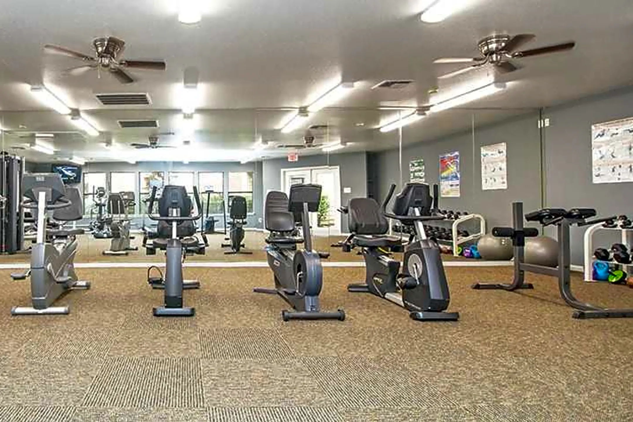 Fitness Weight Room - 7100 Almeda at the Medical Center - Houston, TX