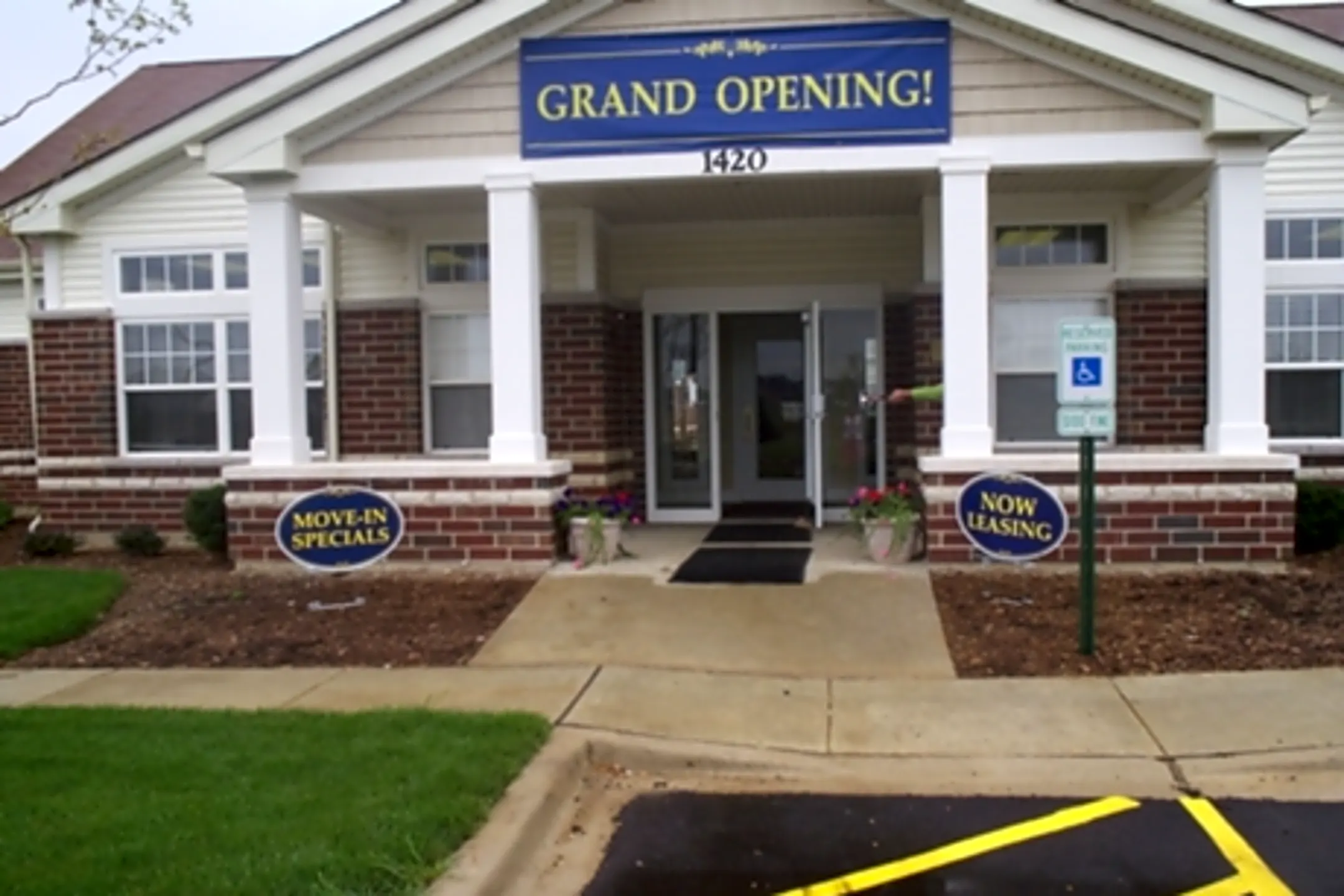 The Paths of Walnut Ridge Woodstock, IL 60098