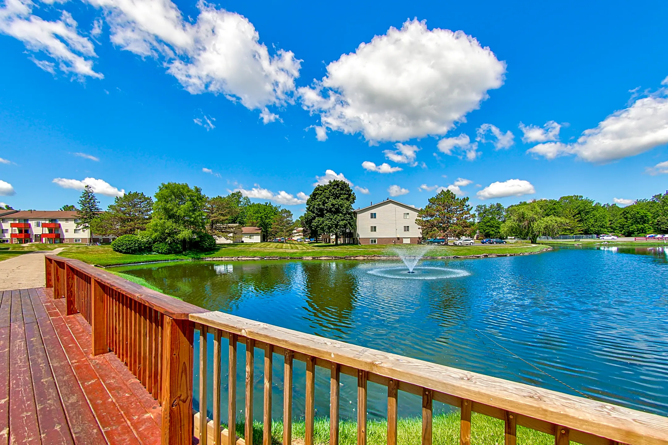 Castle Pointe Apartments East Lansing, MI 48823