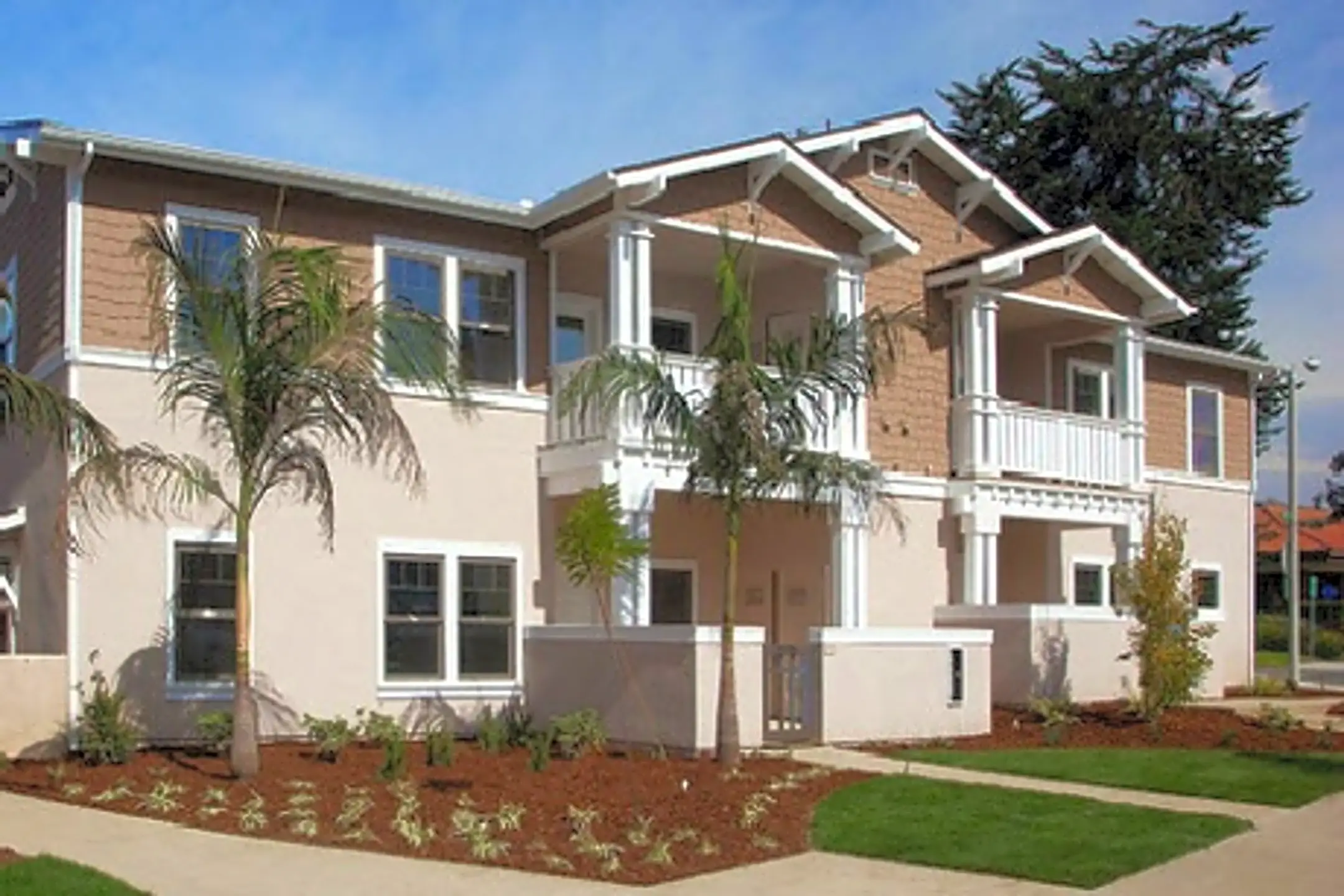 Ralston Courtyards Apartments 5525 Ralston St Ventura, CA