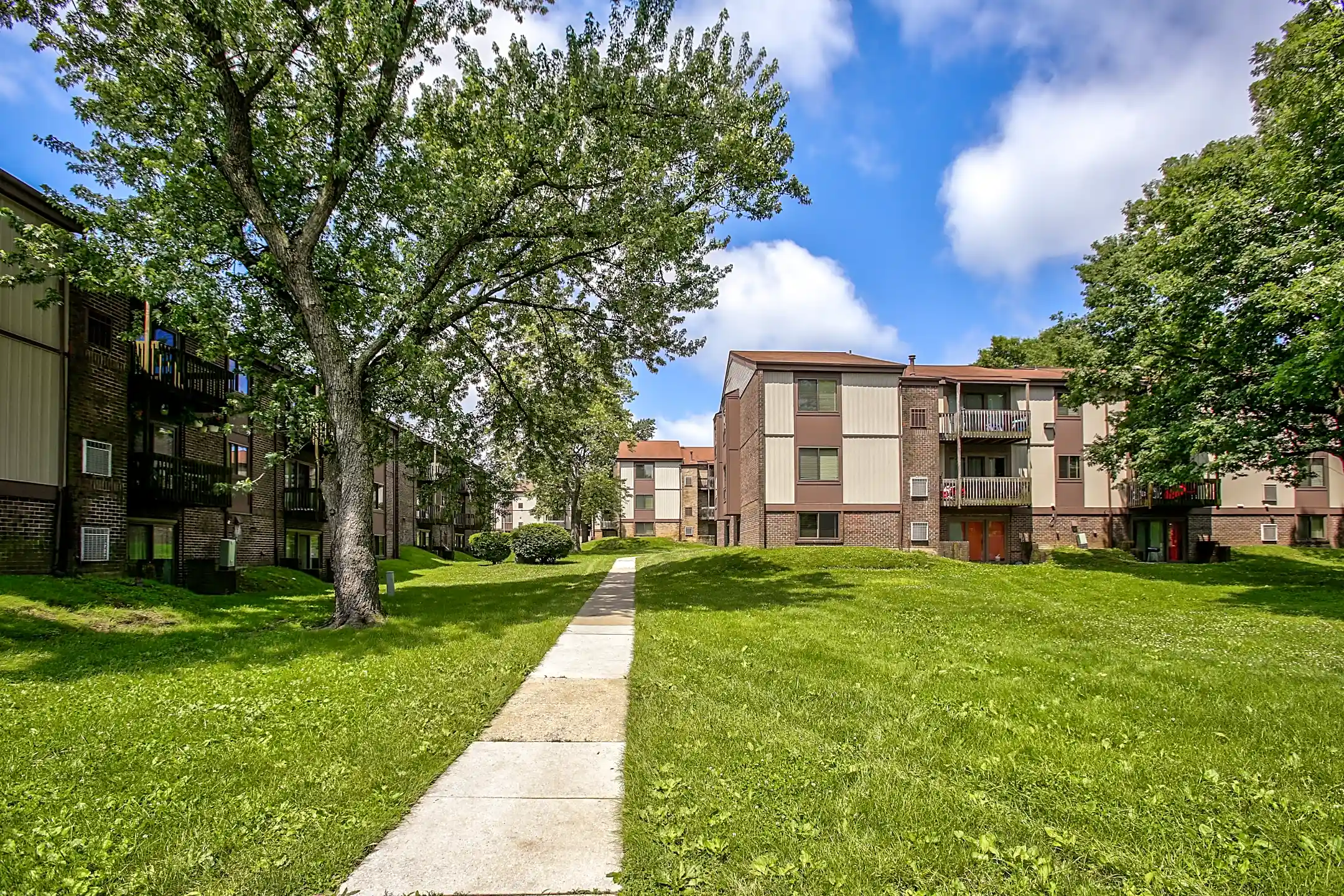 White Oaks 13 Rambling Oaks Way Catonsville, MD Apartments for Rent