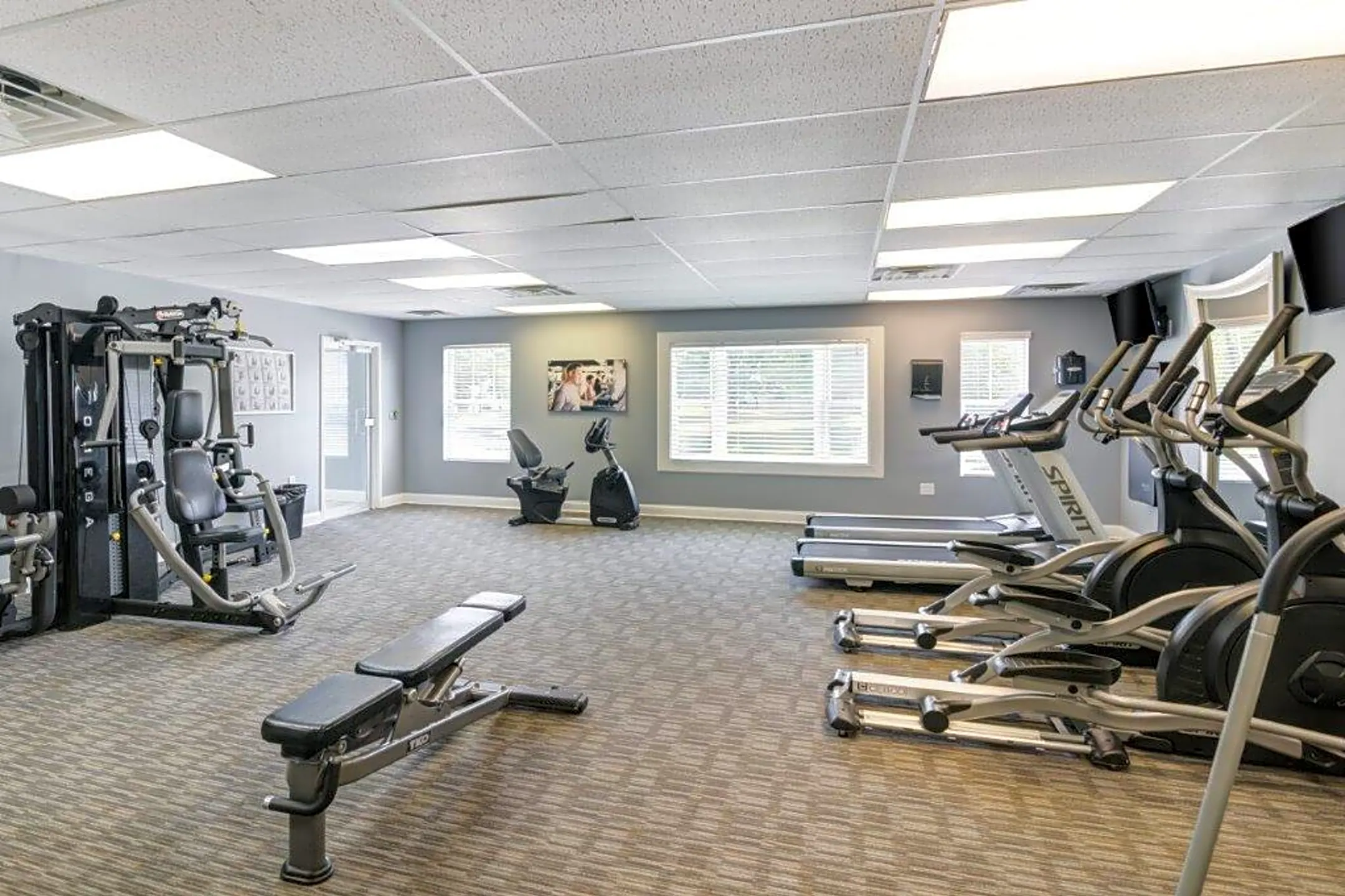 Fitness Weight Room - Fox Run Apartments & Townhomes - Bear, DE