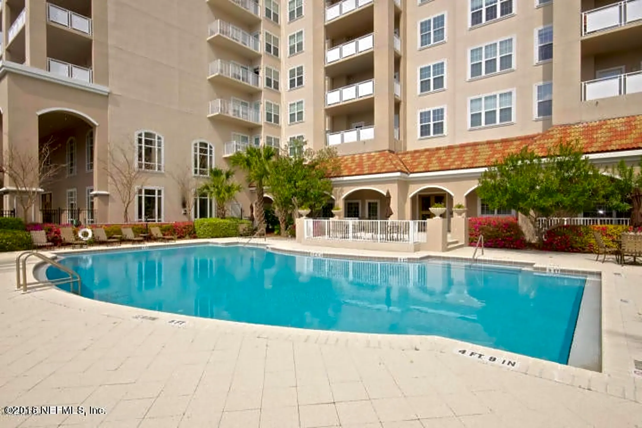 Pool - 400 E Bay St - Jacksonville, FL