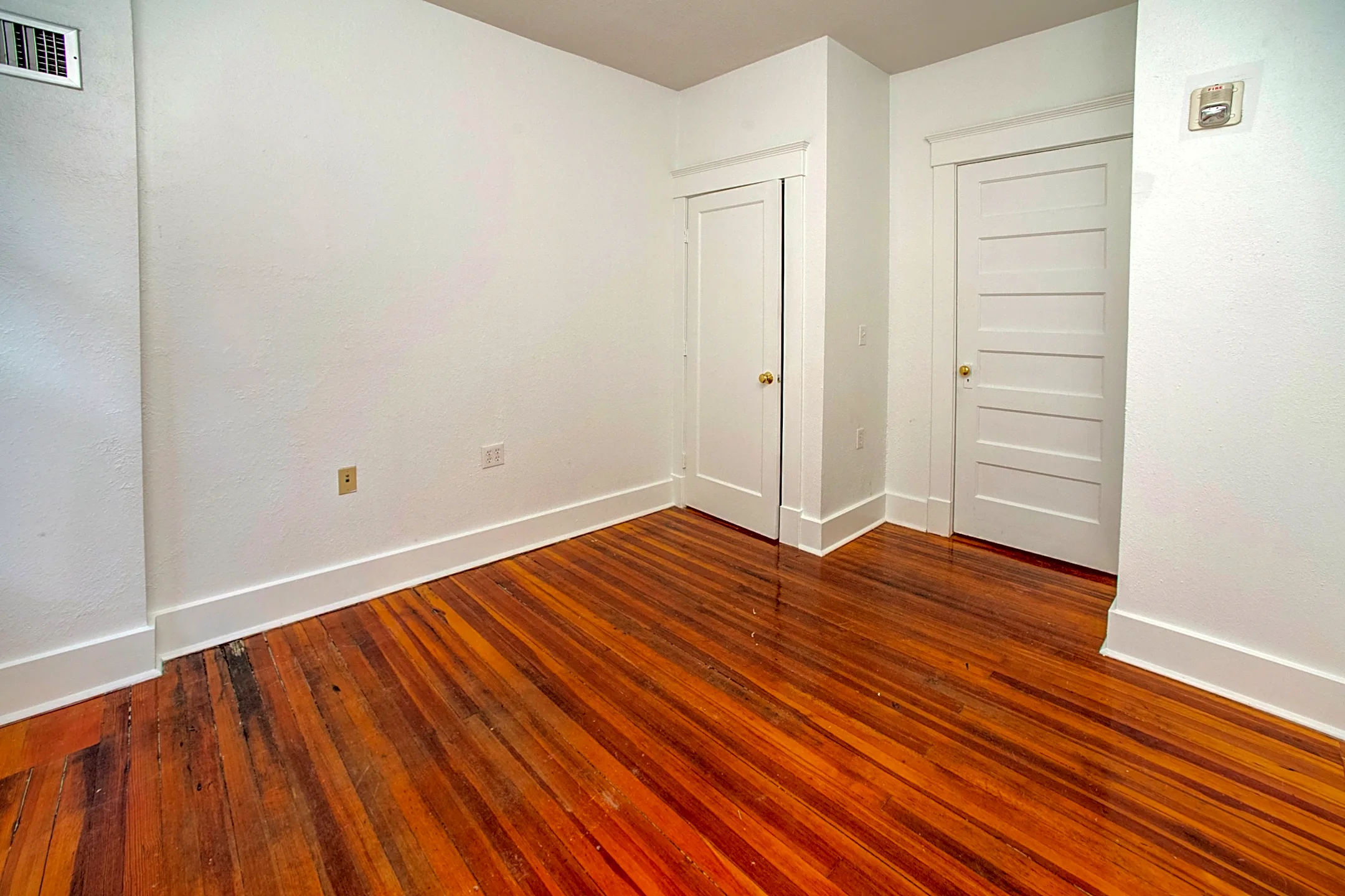 Bedroom - Cambridge Oxford Apartments - New Haven, CT