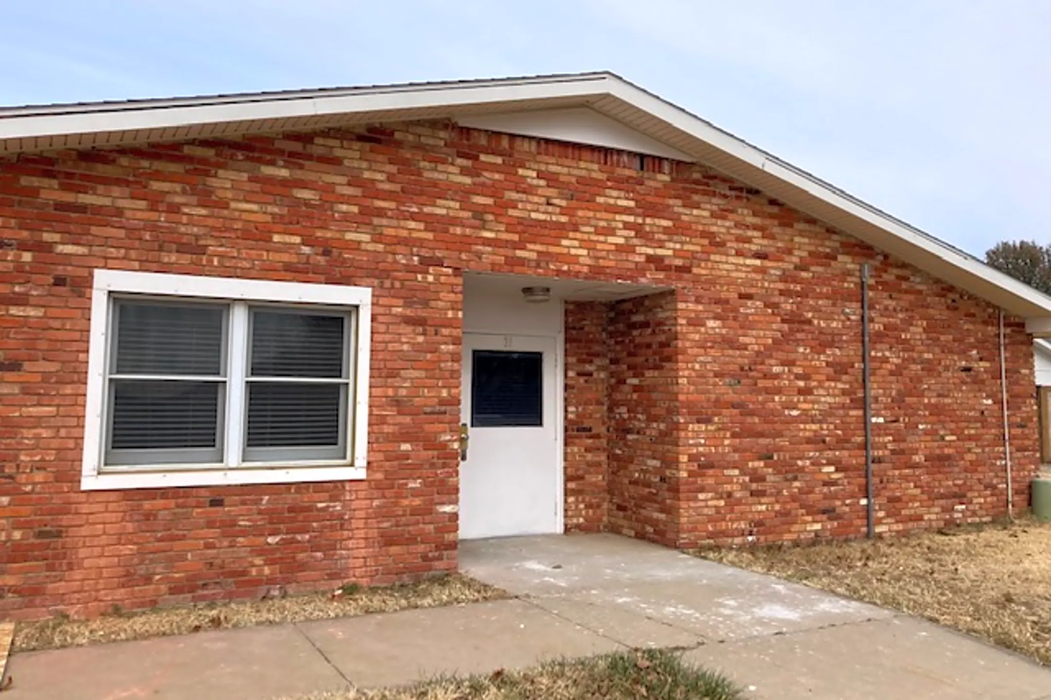 1311 S Douglas Ave Lyons, KS Apartments for Rent Rent.