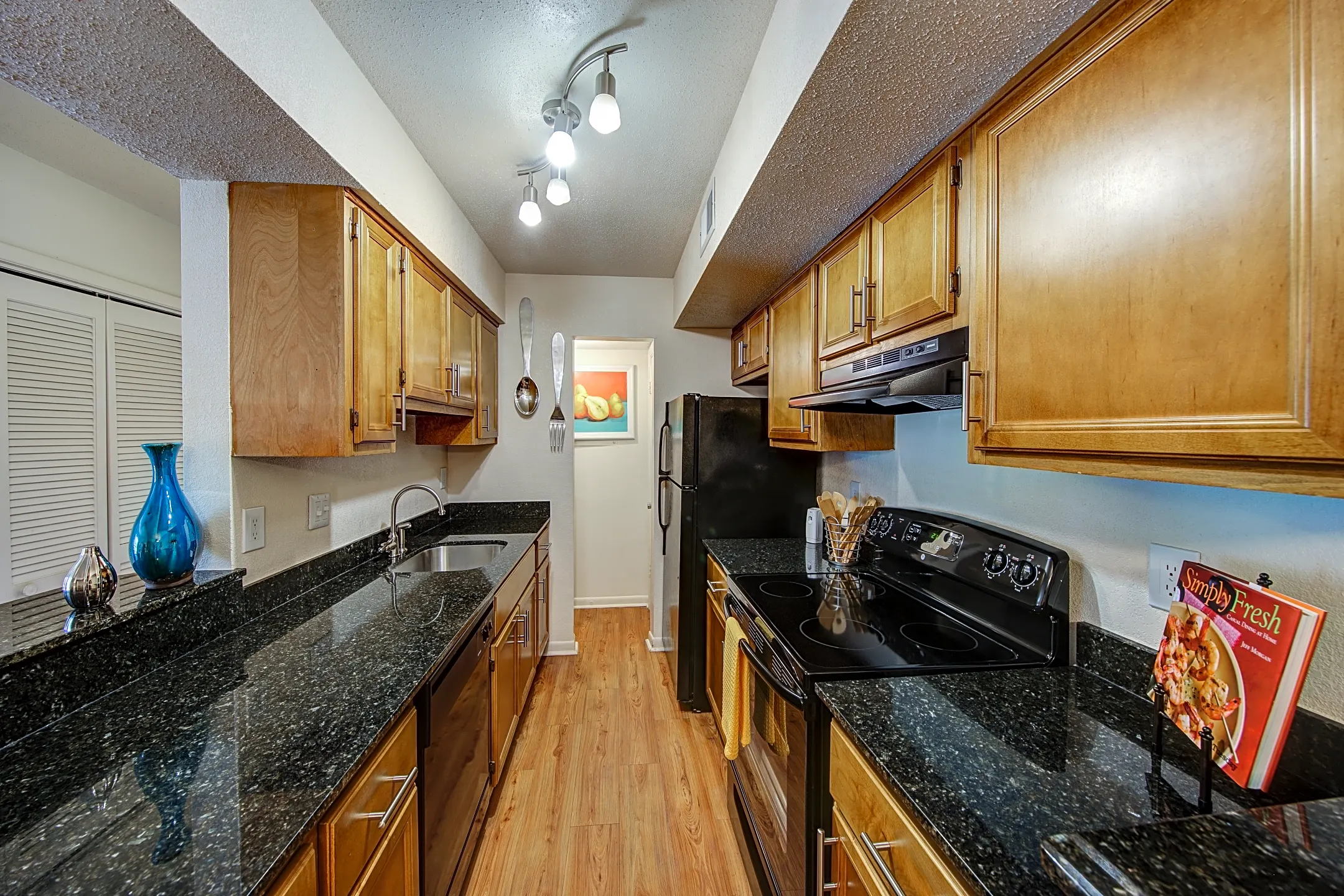 Kitchen - Woodcrest Apartments - Augusta, GA