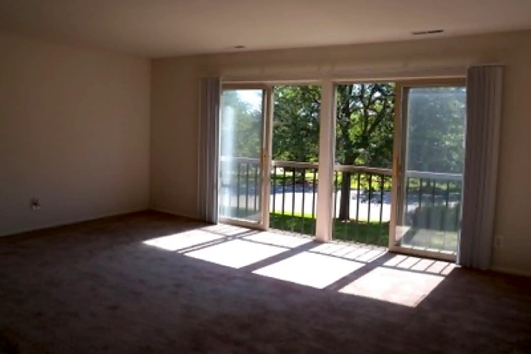 Glencoe Hills Apartments Ann Arbor, MI 48108