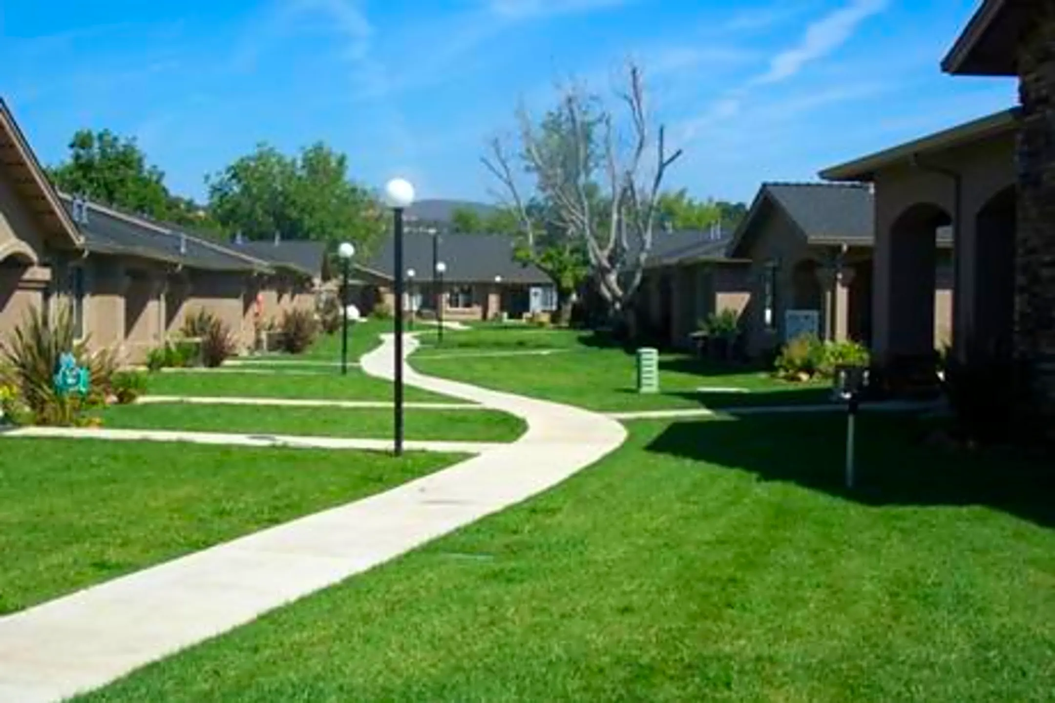 Walnut Grove Apartments 3155 Smith Ln Clearlake, CA Apartments for