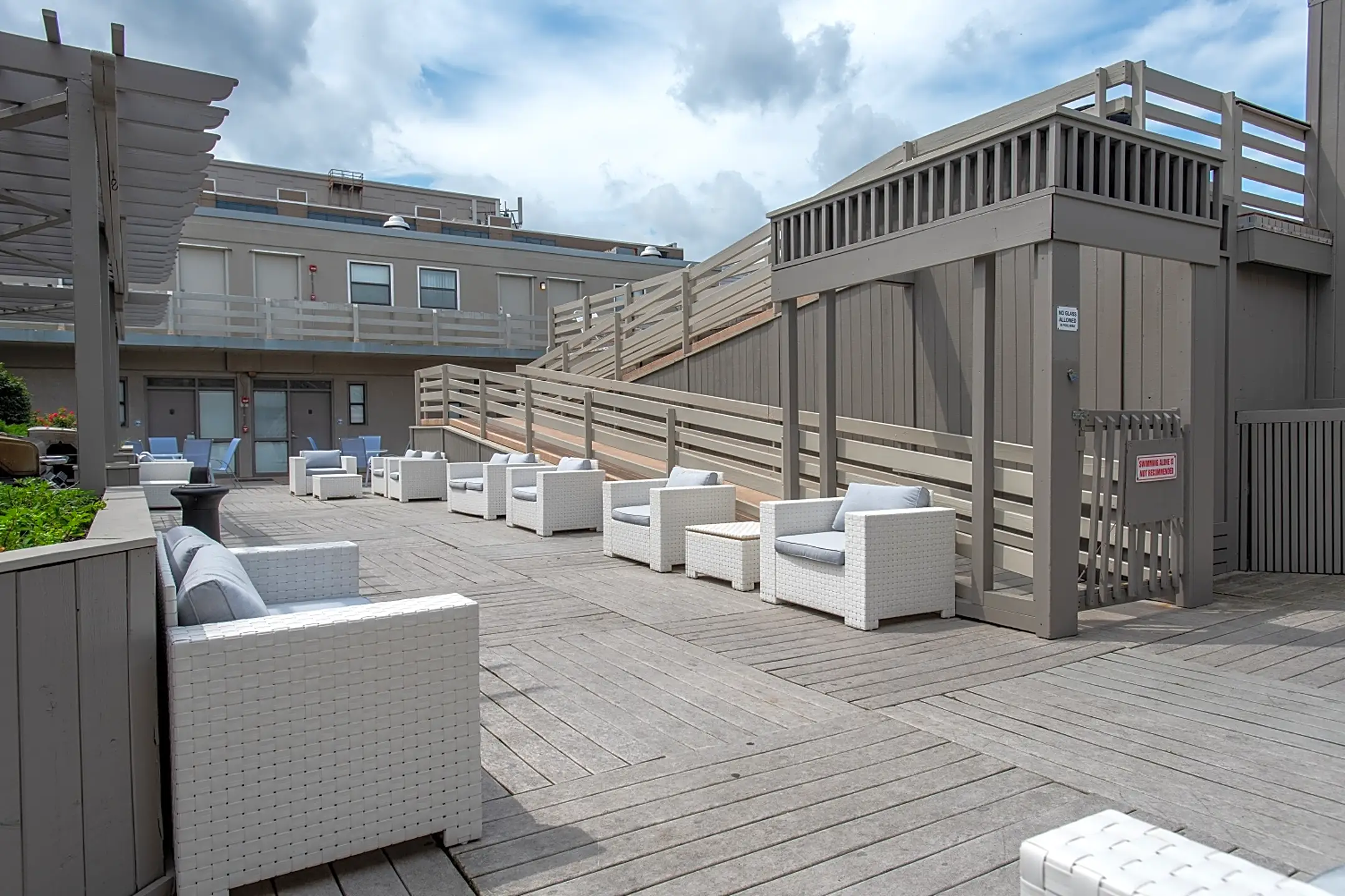 Fourth & Plum Apartments 231 W 4th St Cincinnati, OH Apartments for