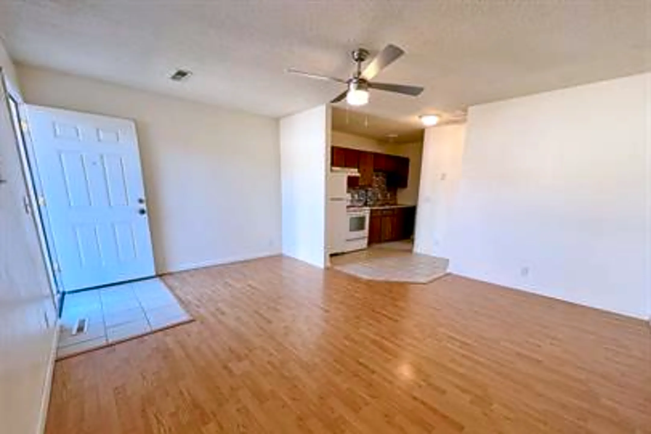 2206 Campus Dr Apartments Garden City, KS 67846