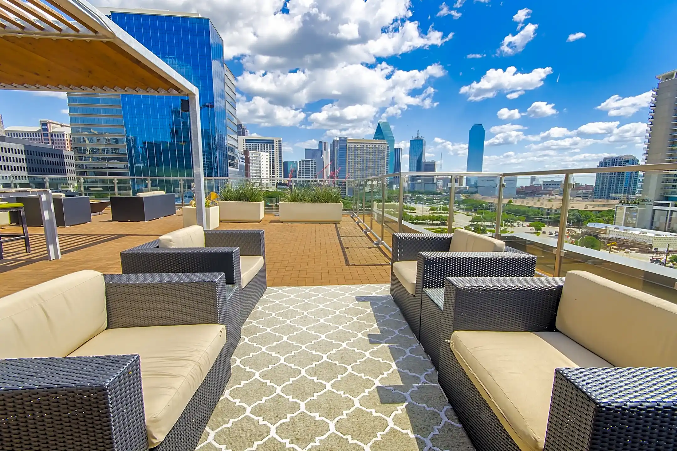 Moda Dallas, TX 75219