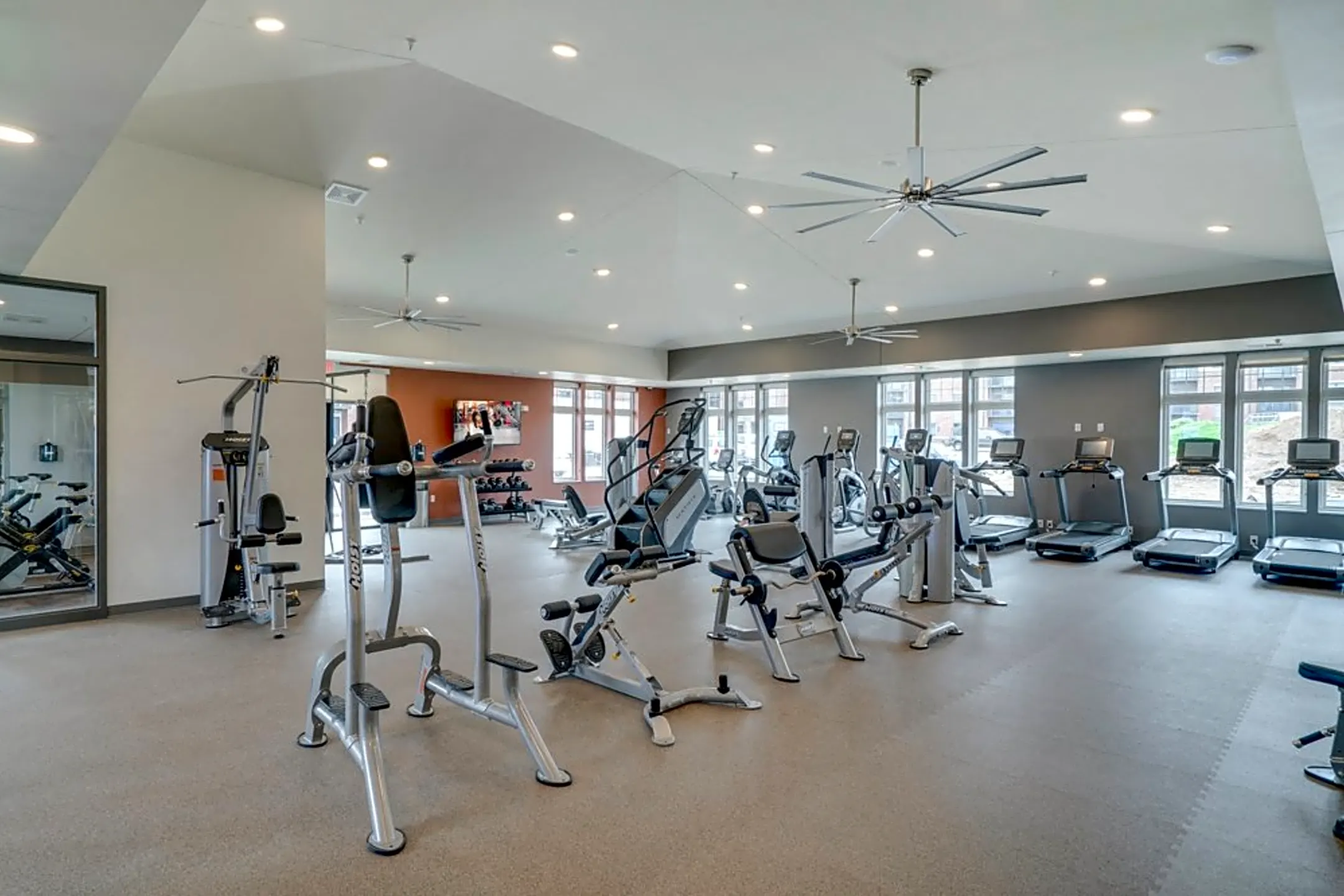 Fitness Weight Room - Ascend at Woodbury - Woodbury, MN