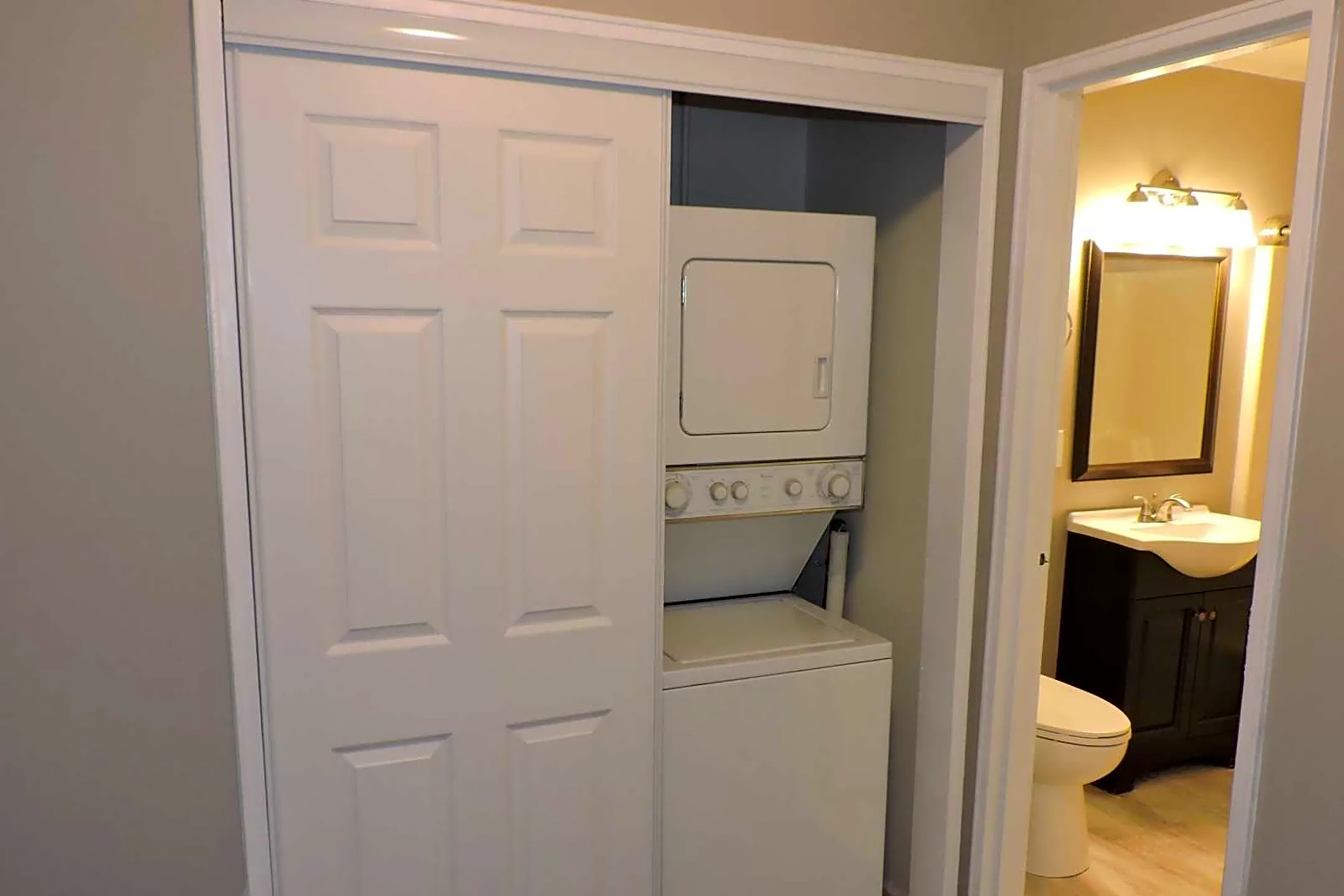 Bathroom - Devonshire Apartments - Kutztown, PA