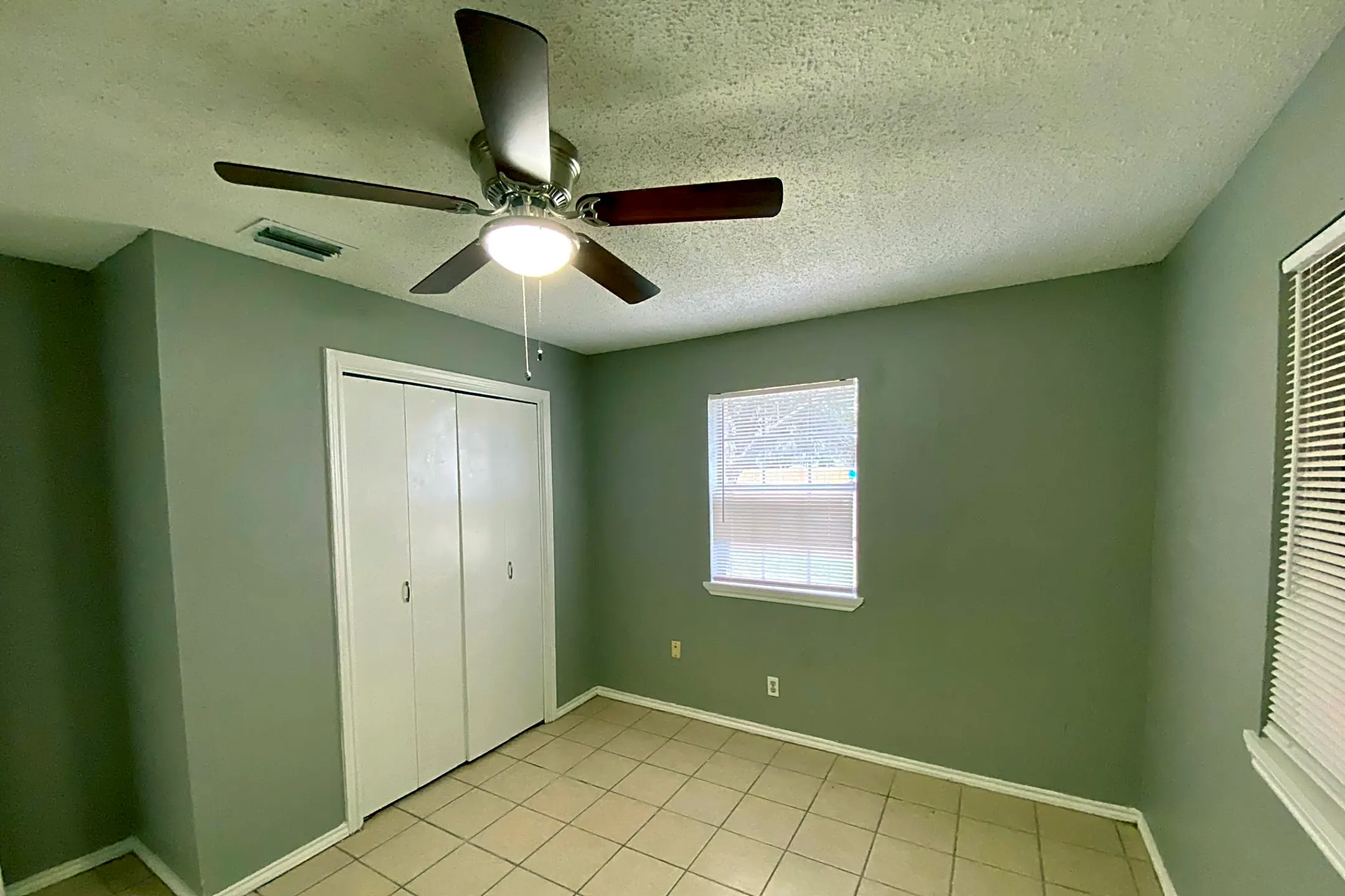 506 N McColl Rd 506 N McColl Rd unit 2B/1B Edinburg, TX Apartments