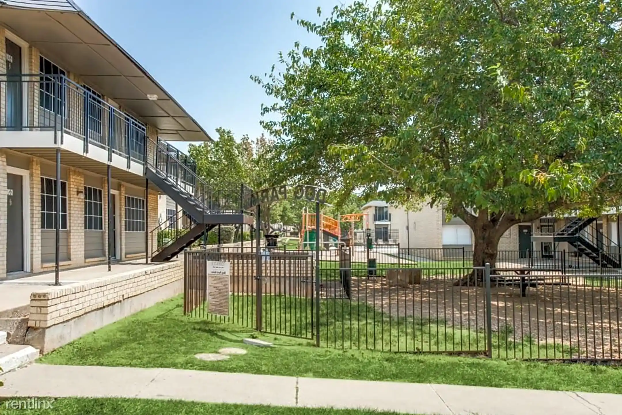 1109 N Carrier Pkwy Condos Grand Prairie, TX 75050