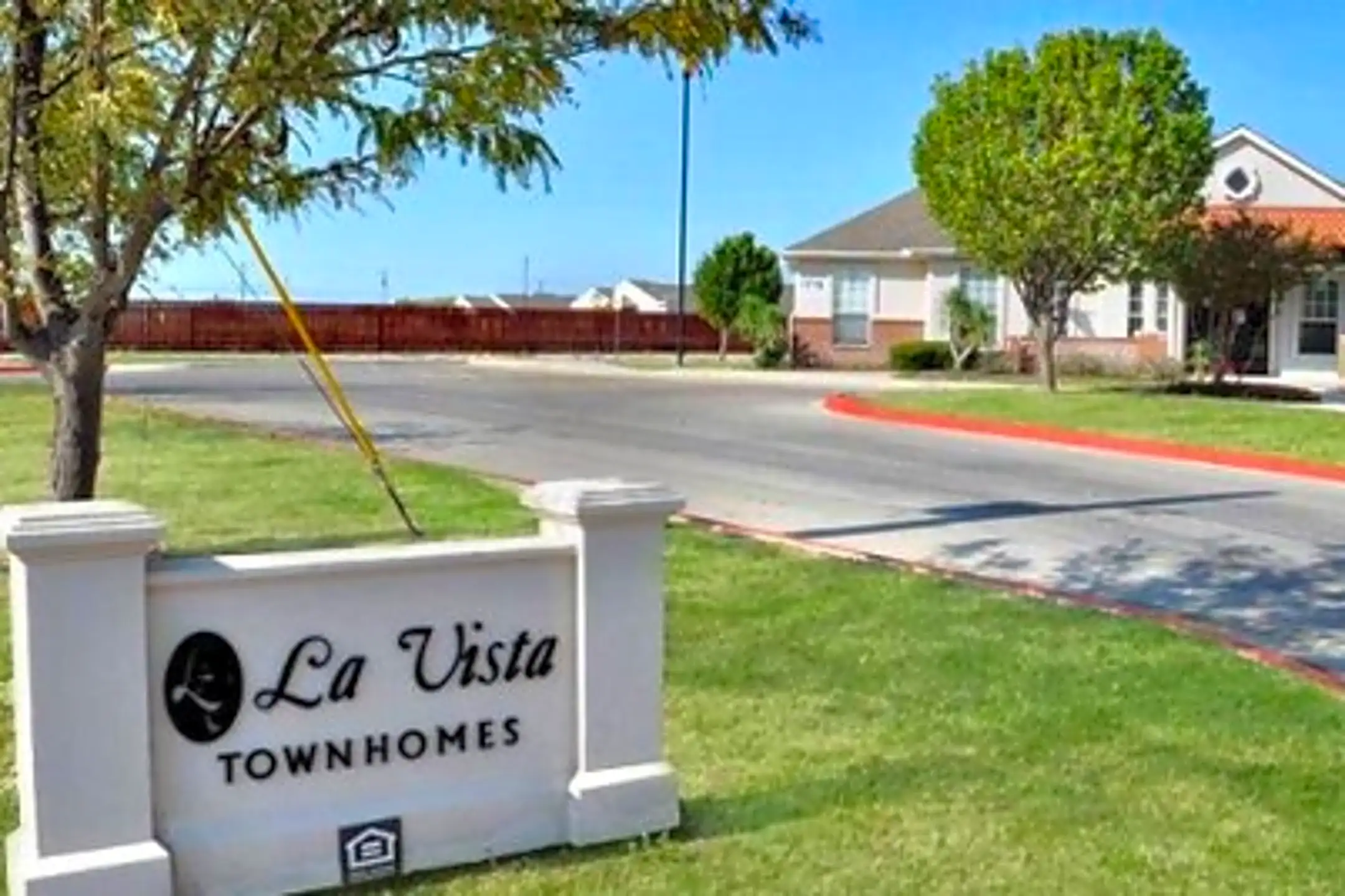 La Vista Townhomes 1715 Kings Way Del Rio, TX Apartments for Rent