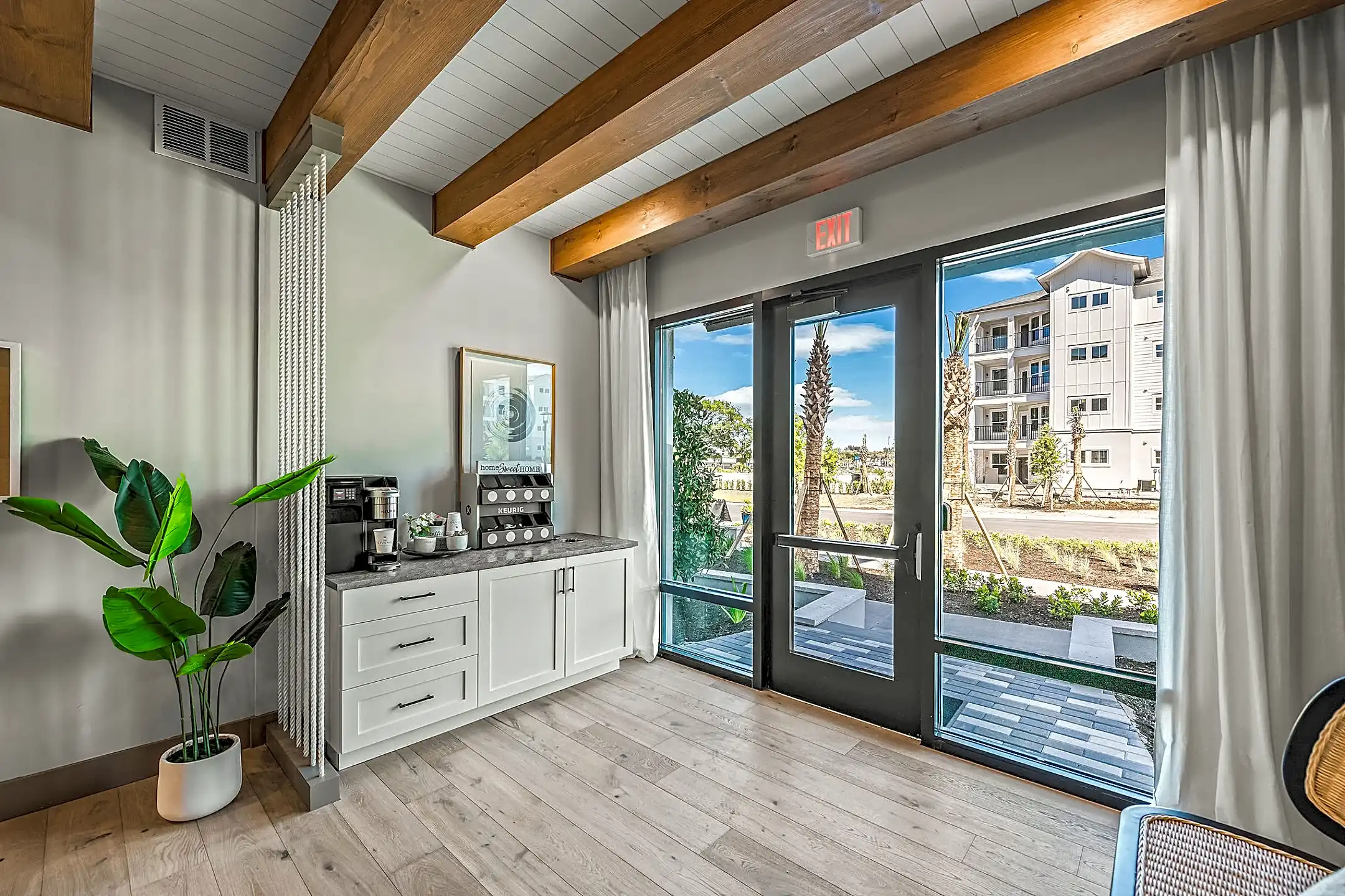 Rowan Pointe 7950 Park Blvd N Pinellas Park, FL Apartments for Rent