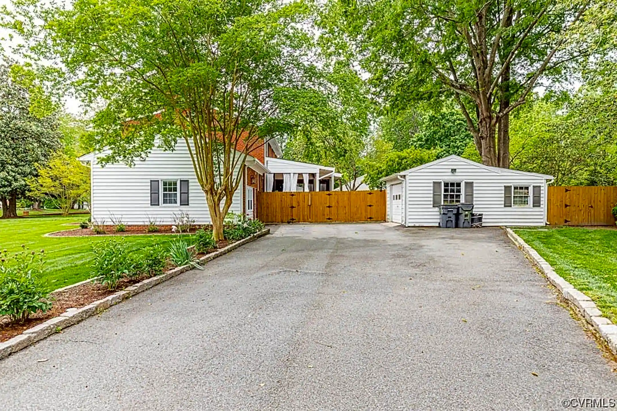 Building - 9133 Robin Ridge Dr - Mechanicsville, VA