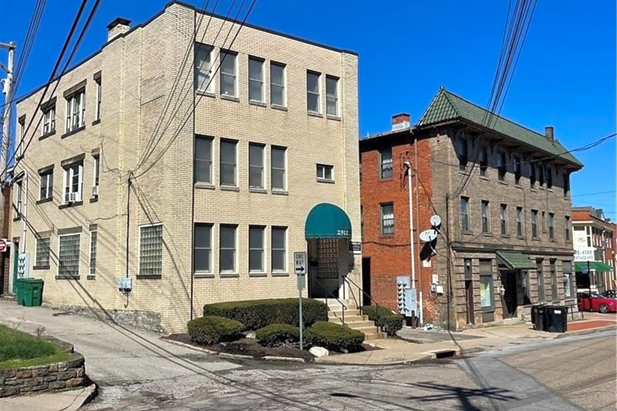 2912 Glenmore Ave Houses Dormont, PA 15216