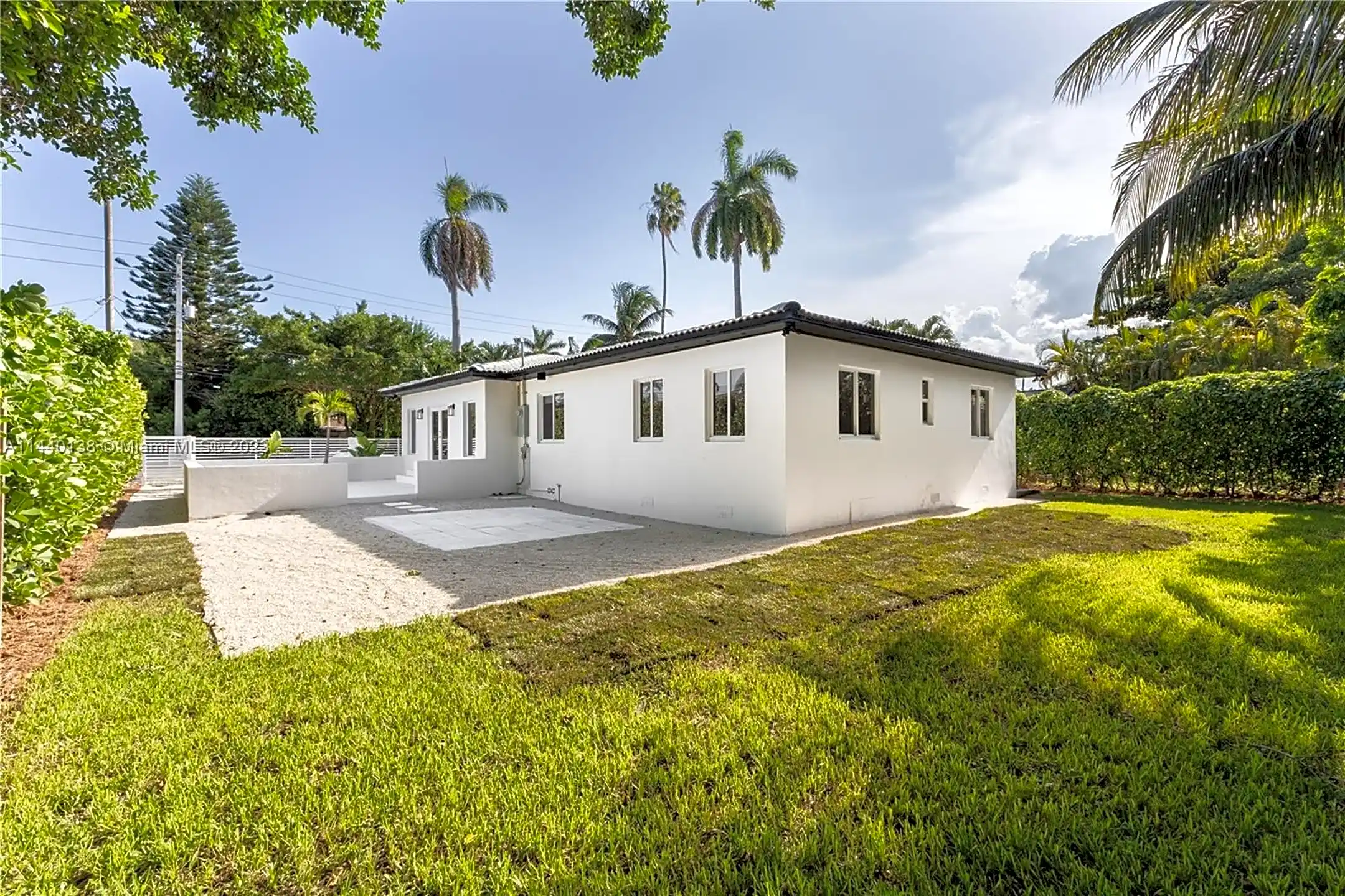 Building - 741 NE 87th St - El Portal, FL